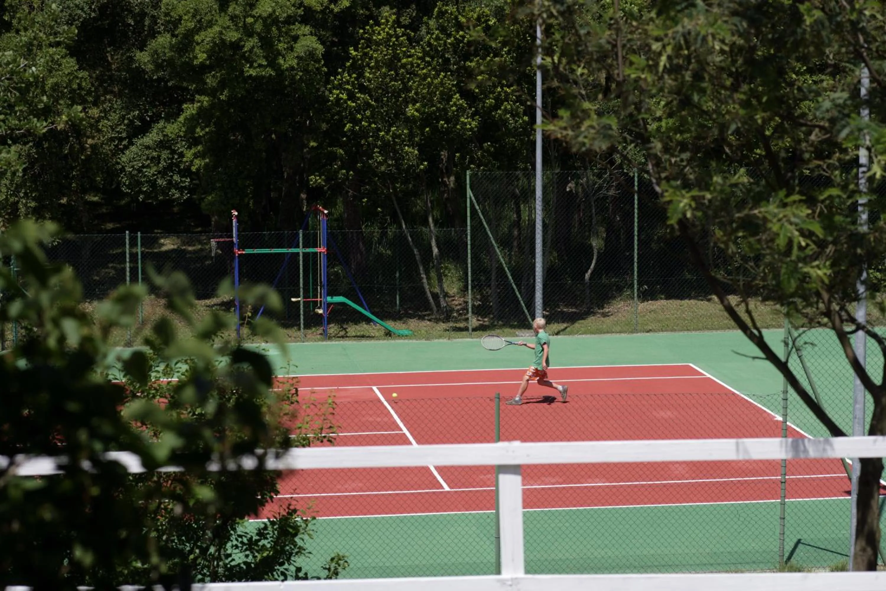 Tennis court in Pausania Inn