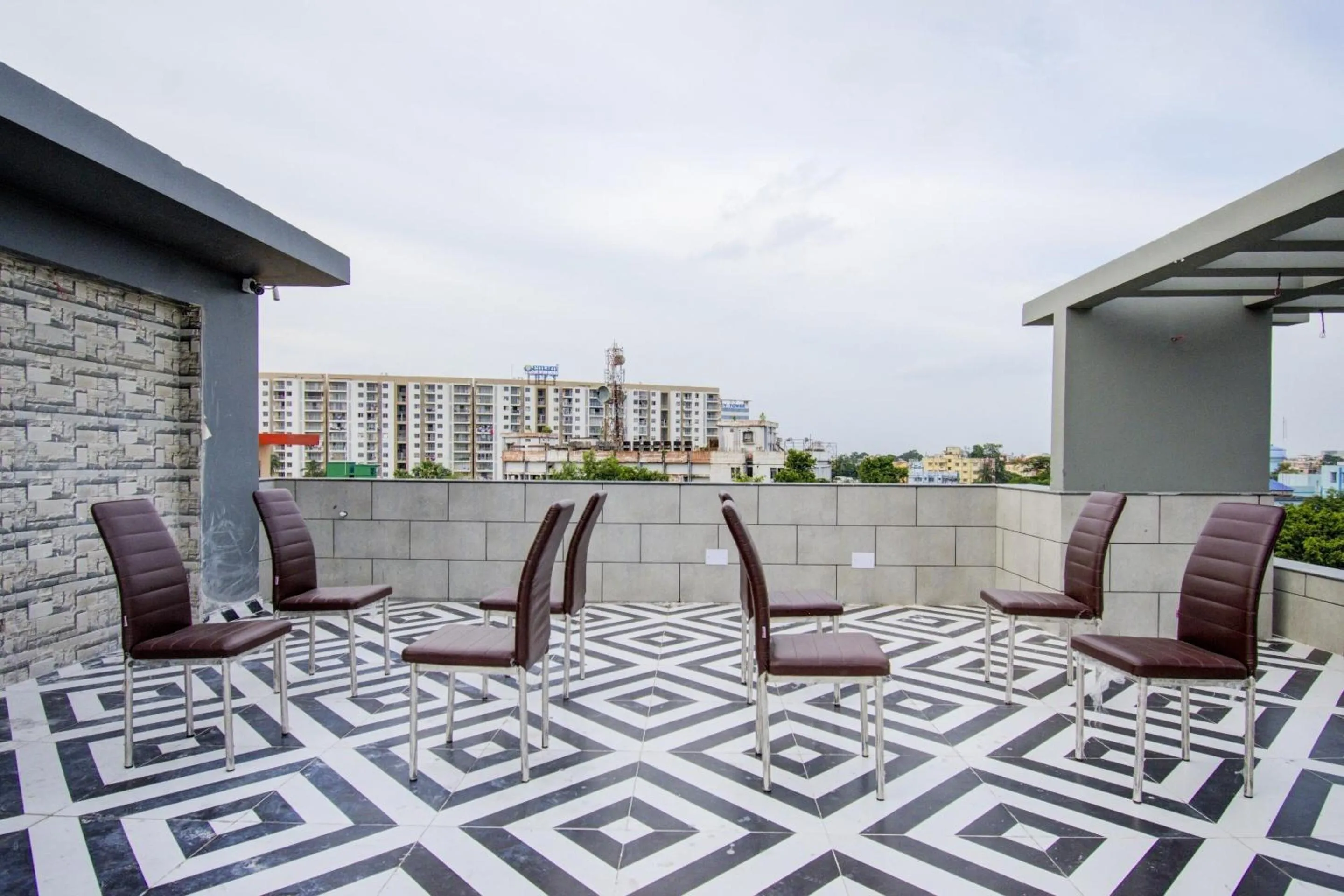 Facade/entrance in Super Townhouse OAK Seventy Seven