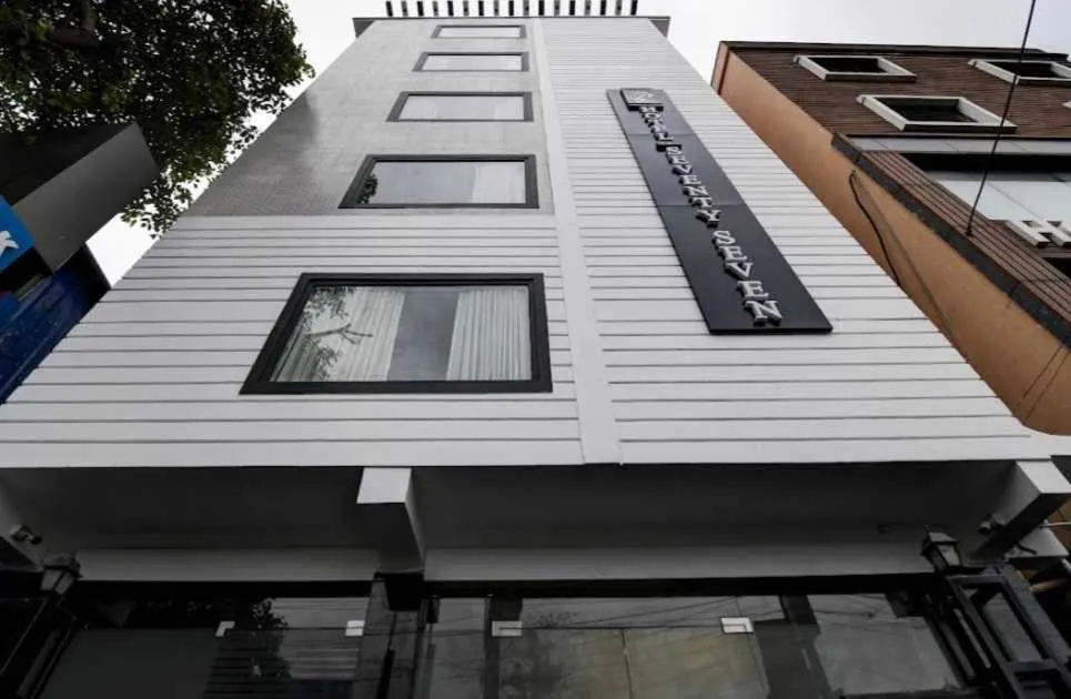 Facade/entrance in Super Townhouse OAK Seventy Seven