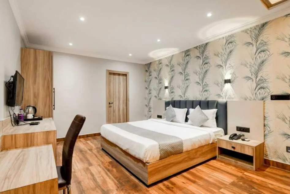 Bedroom in Super Townhouse OAK Seventy Seven