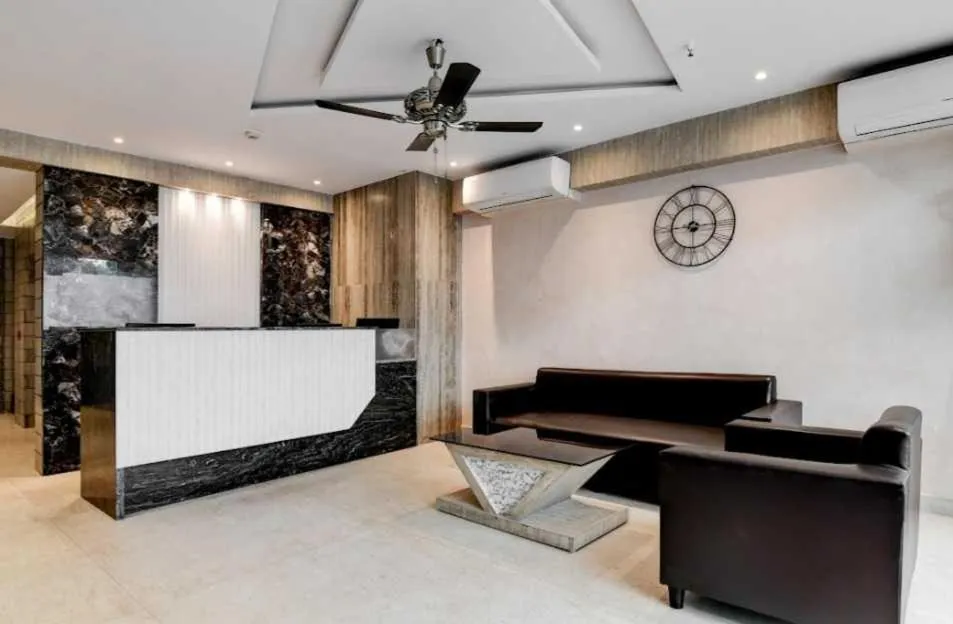 Lobby or reception in Super Townhouse OAK Seventy Seven