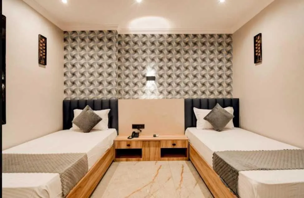 Bedroom in Super Townhouse OAK Seventy Seven