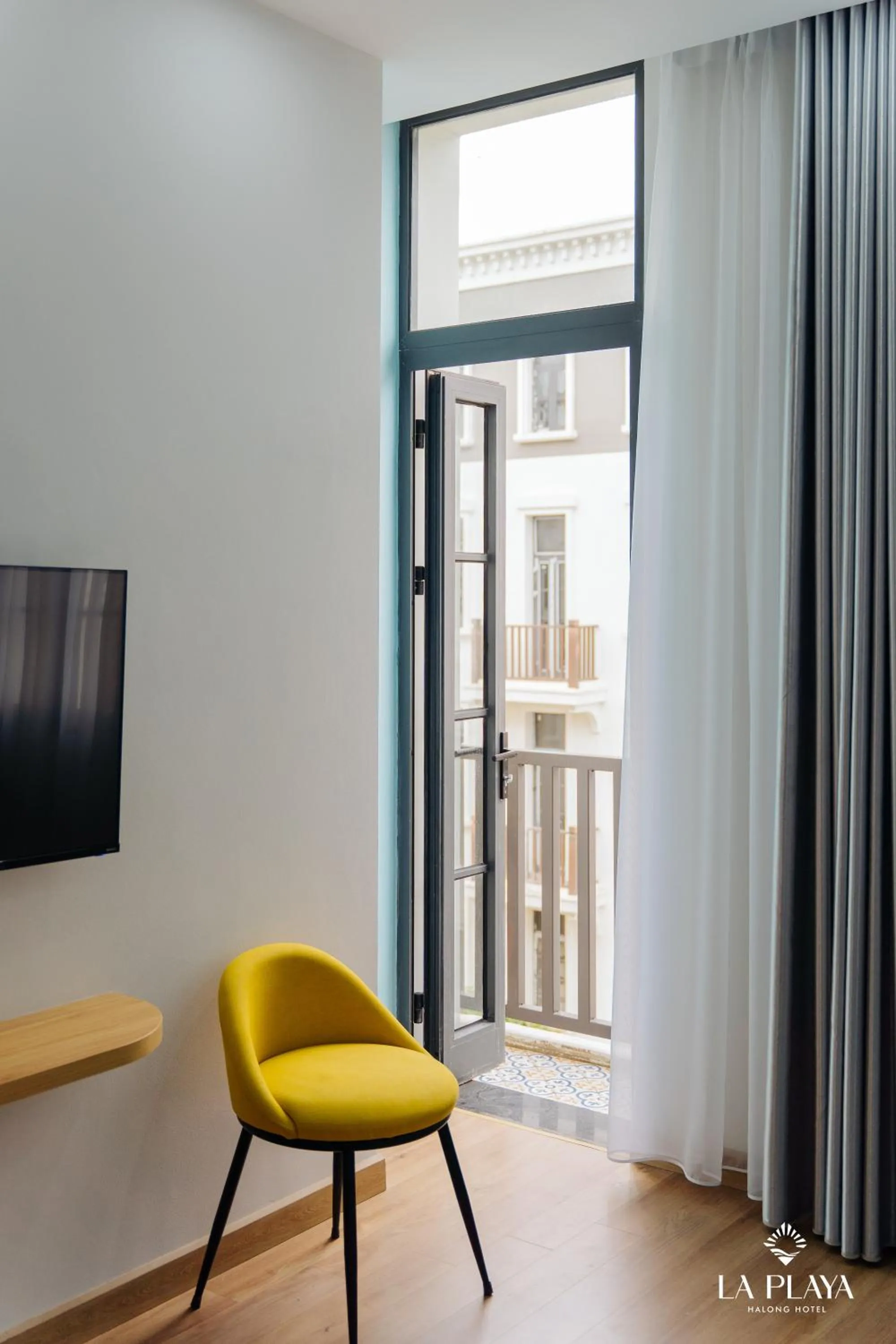 Balcony/Terrace in La Playa Ha Long Hotel