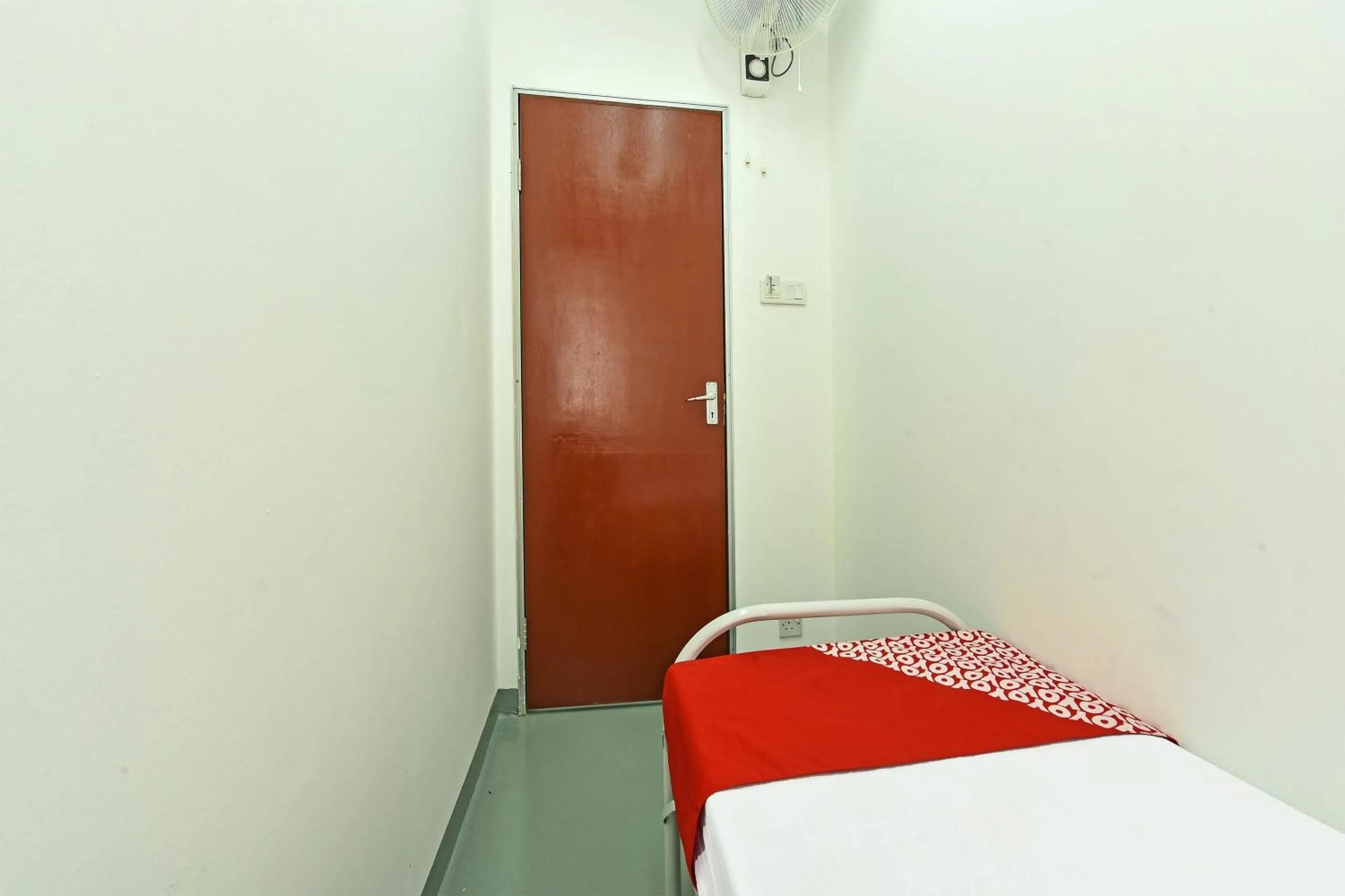 Bedroom, Bed in Hotel O Sri Rampai Metro Hostel