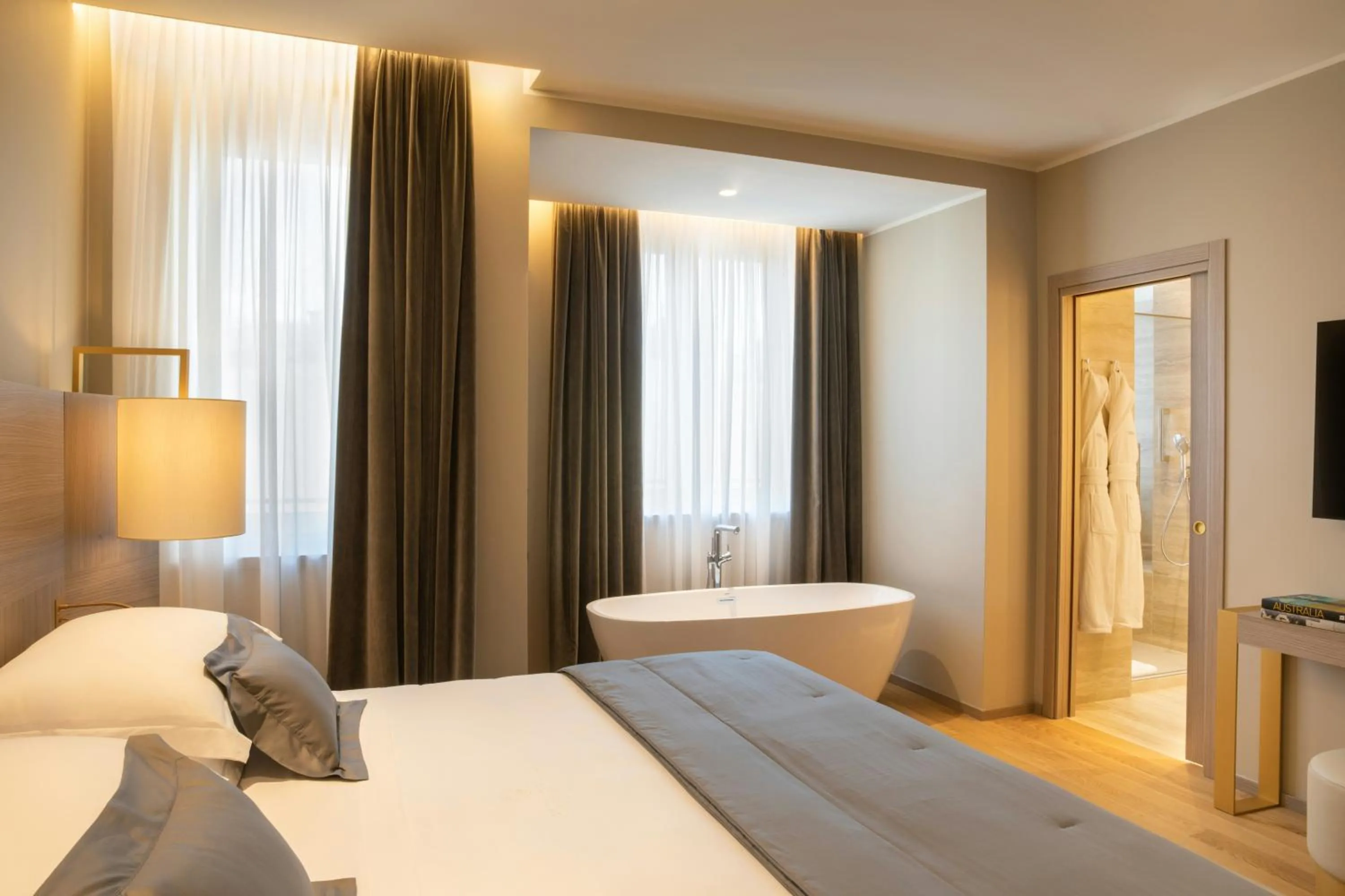 Bedroom, Bed in Rosa Grand Milano - Starhotels Collezione
