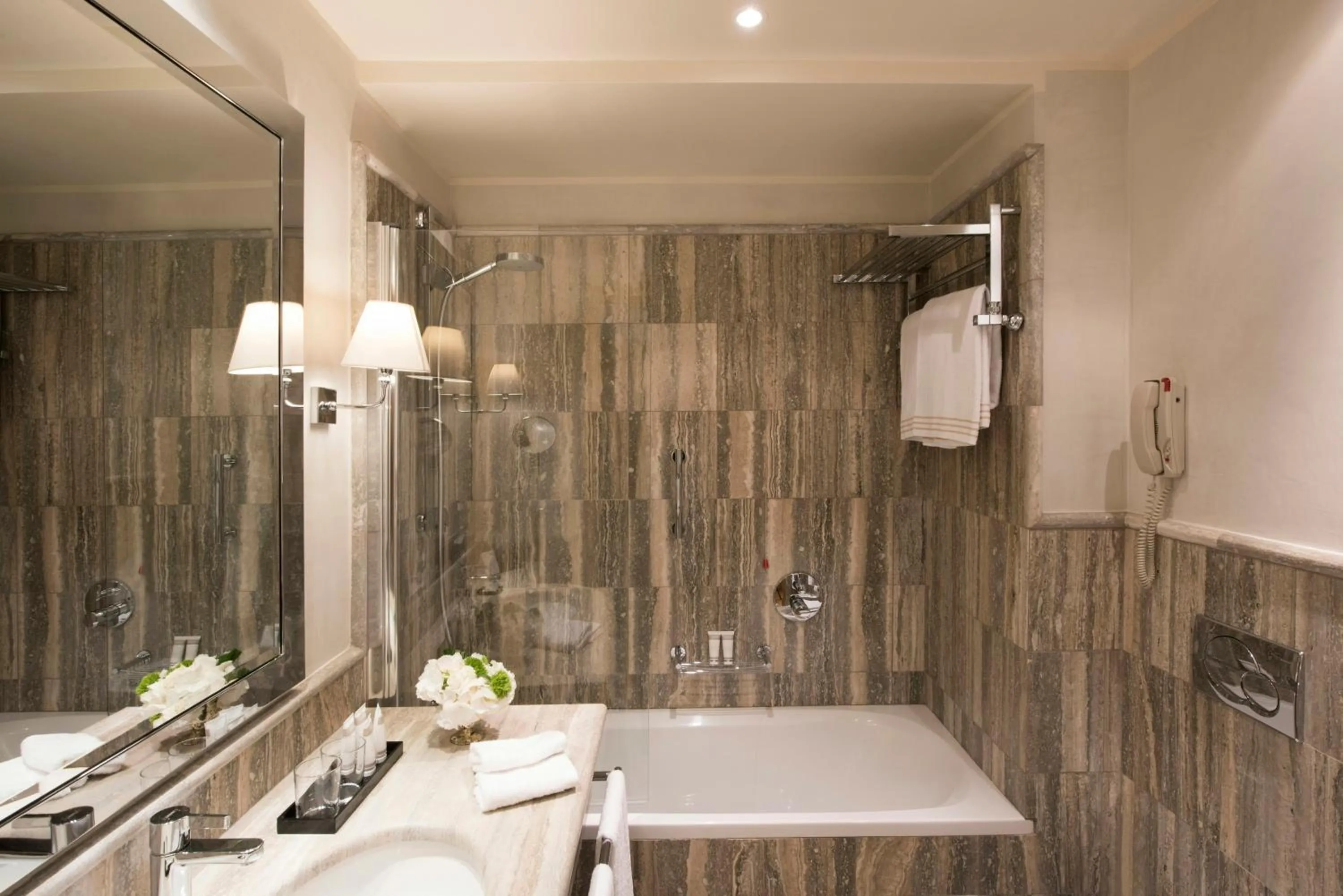 Bathroom in Rosa Grand Milano - Starhotels Collezione