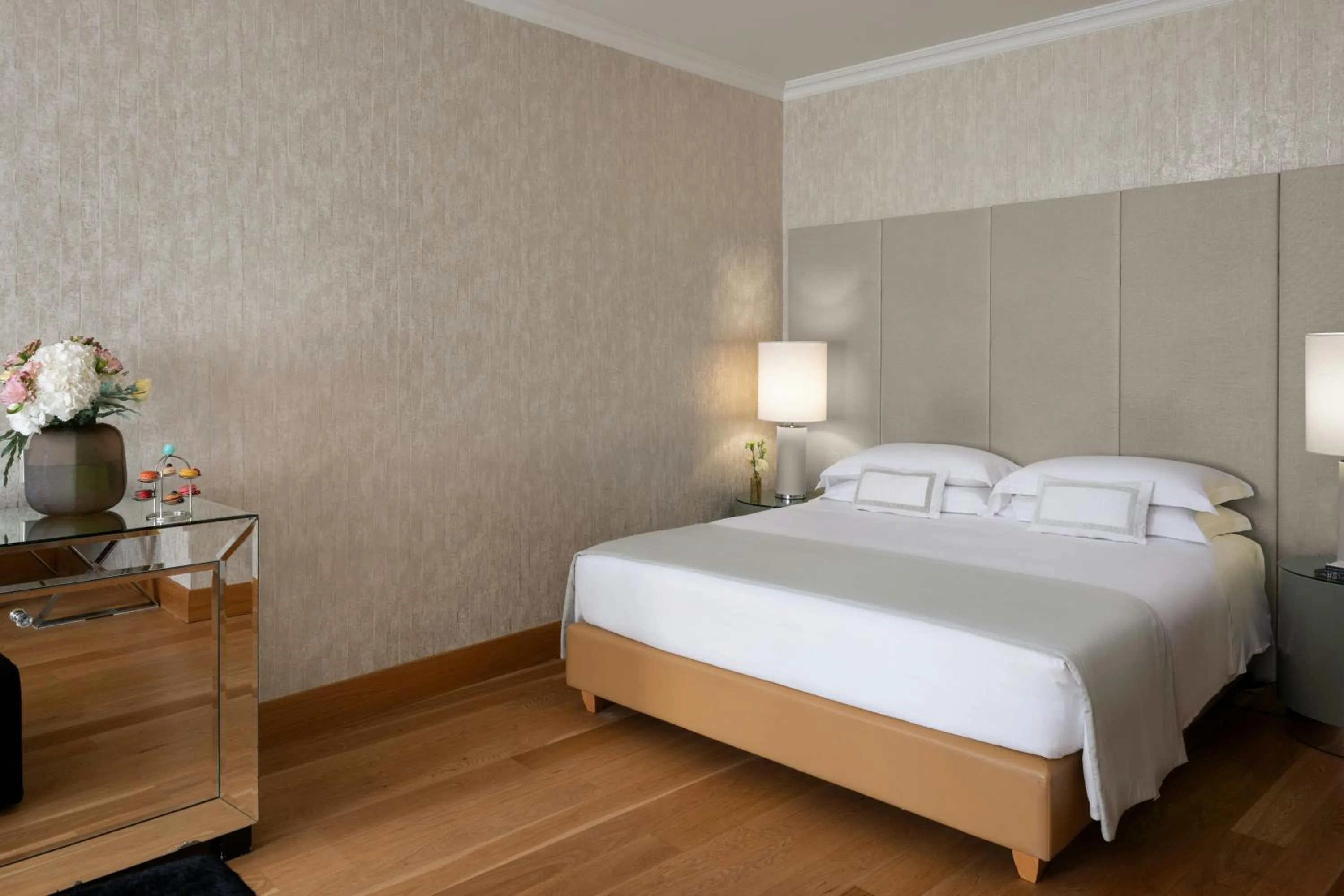 Photo of the whole room, Bed in Rosa Grand Milano - Starhotels Collezione
