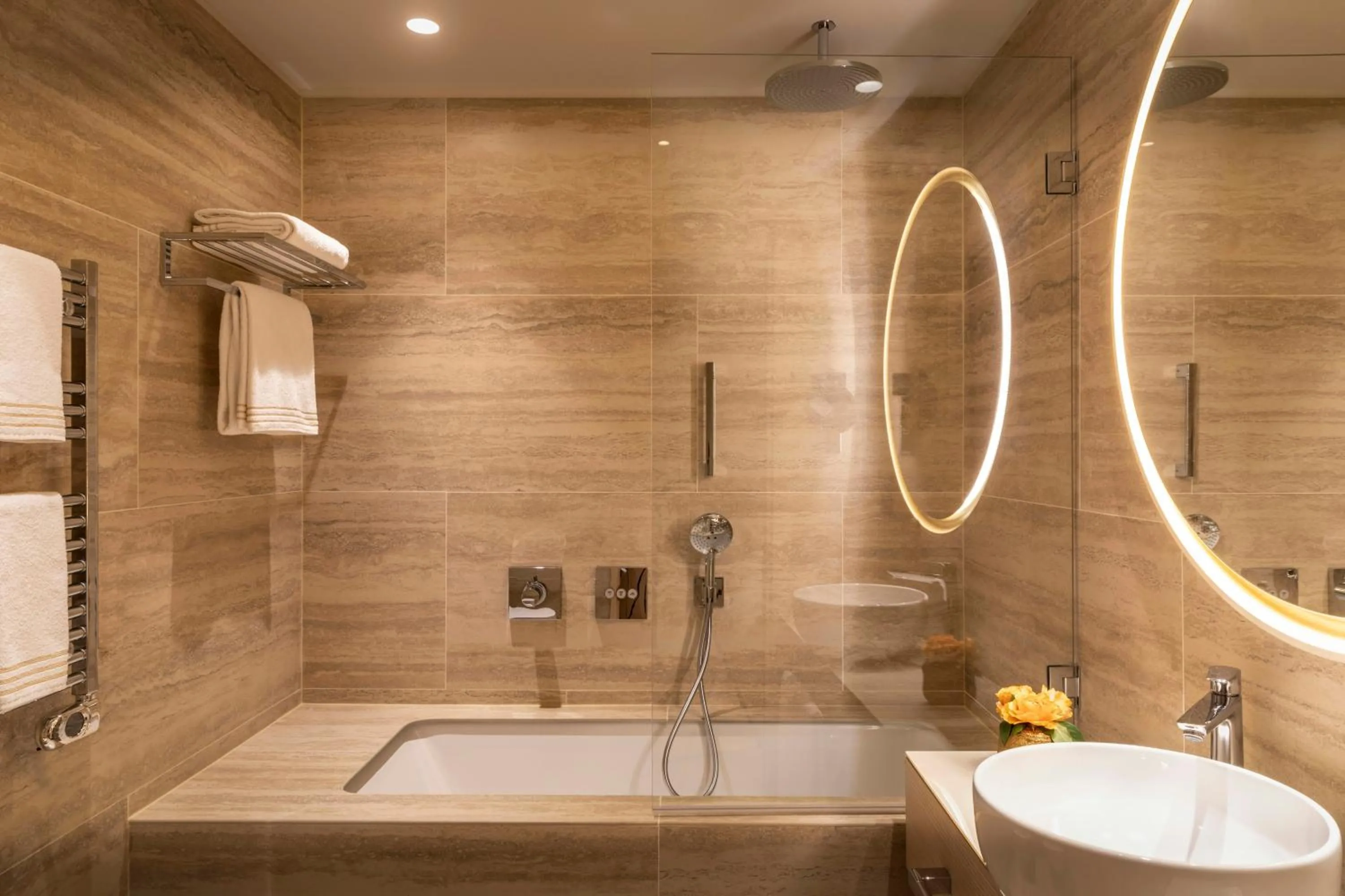 Bathroom in Rosa Grand Milano - Starhotels Collezione