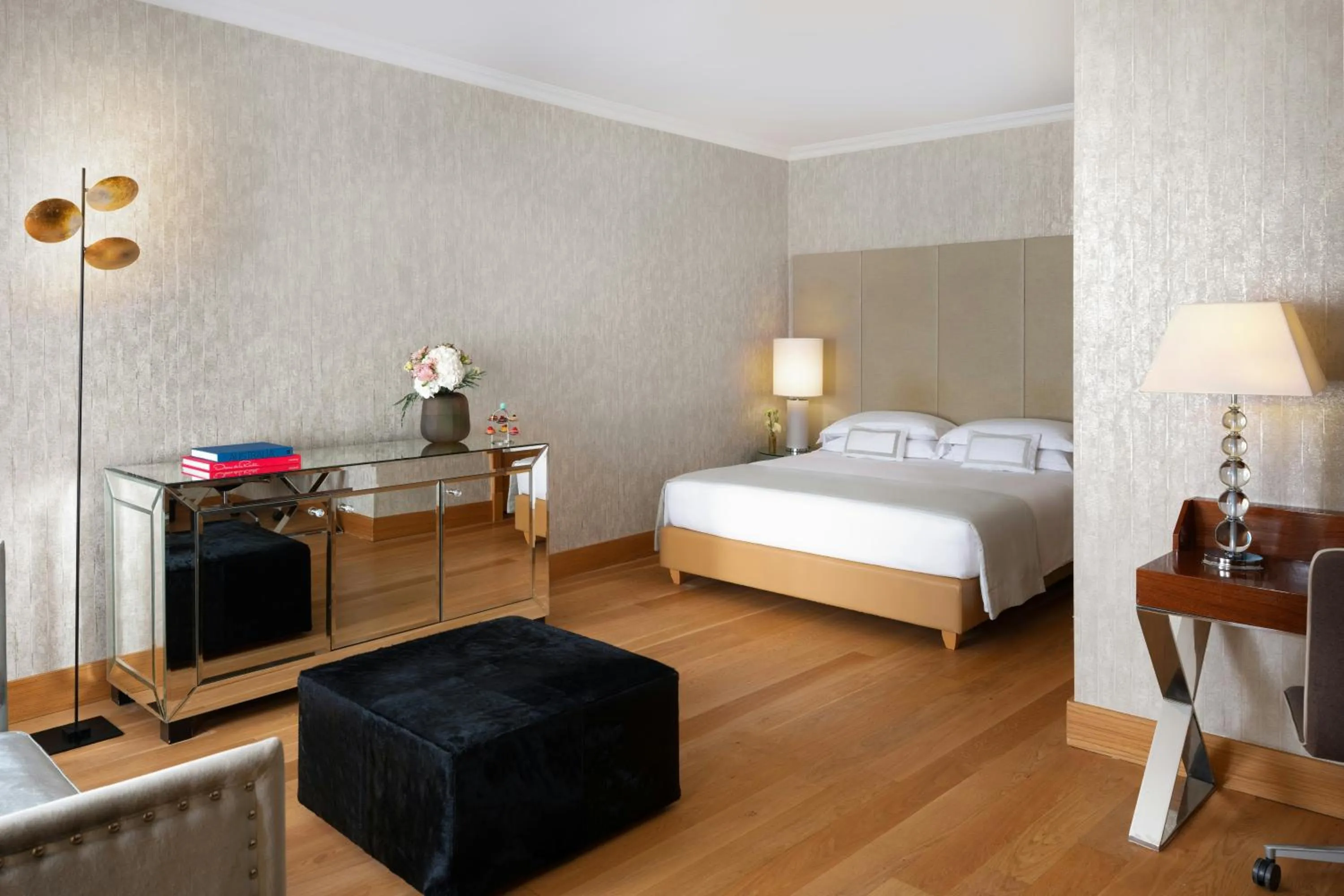 Photo of the whole room, Bed in Rosa Grand Milano - Starhotels Collezione