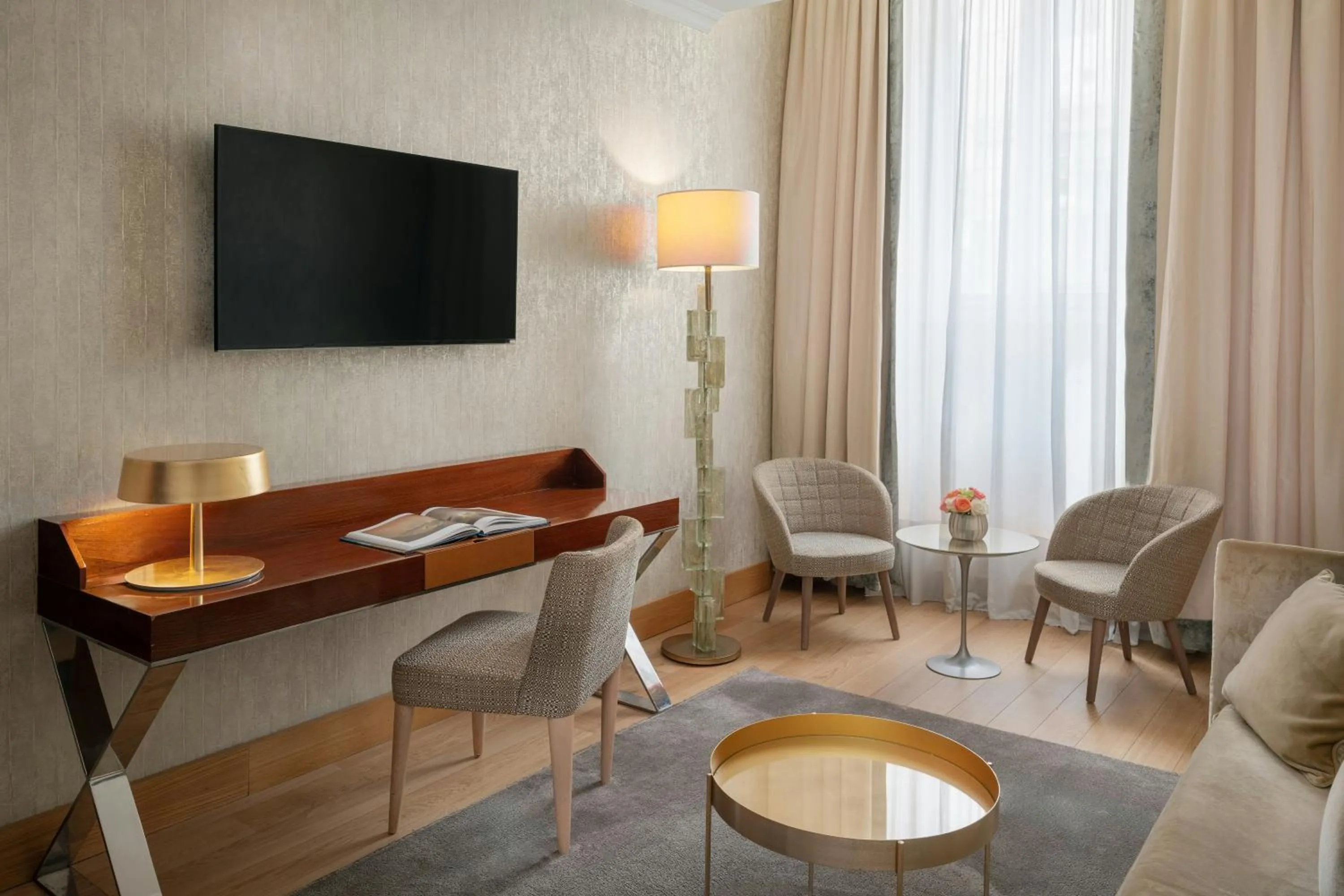 Photo of the whole room in Rosa Grand Milano - Starhotels Collezione