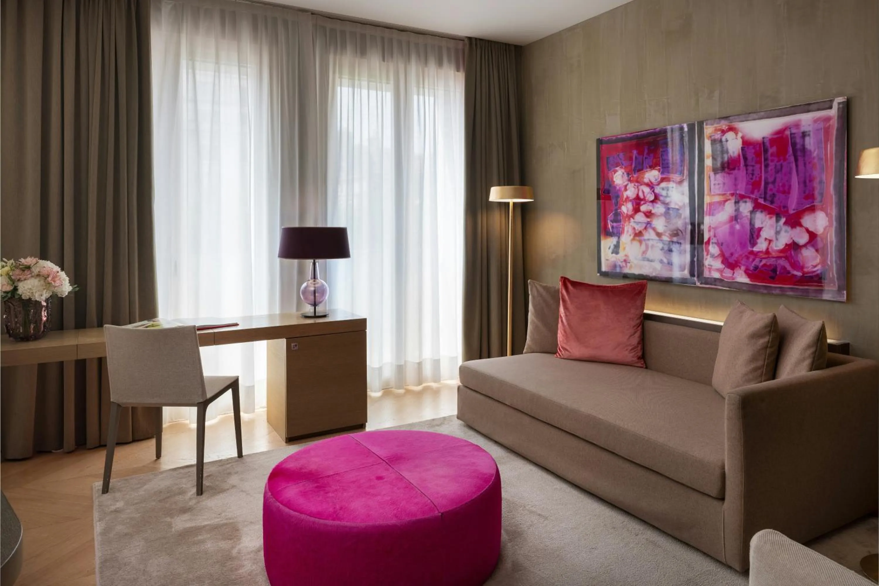 Photo of the whole room in Rosa Grand Milano - Starhotels Collezione