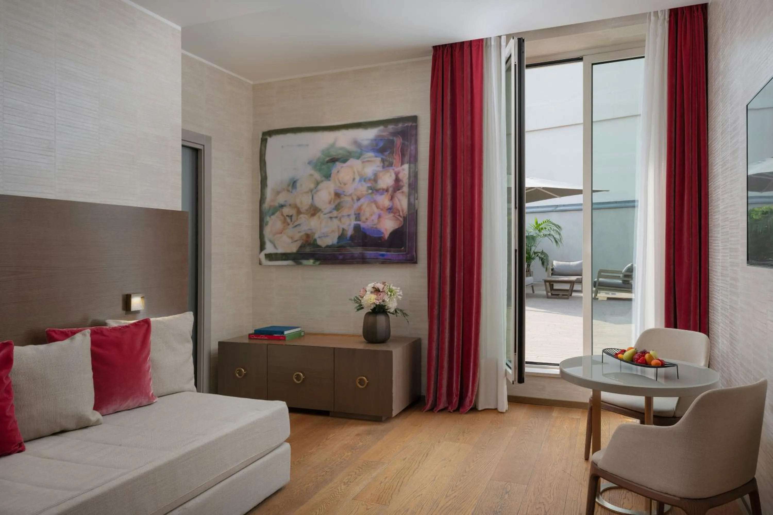 Photo of the whole room in Rosa Grand Milano - Starhotels Collezione