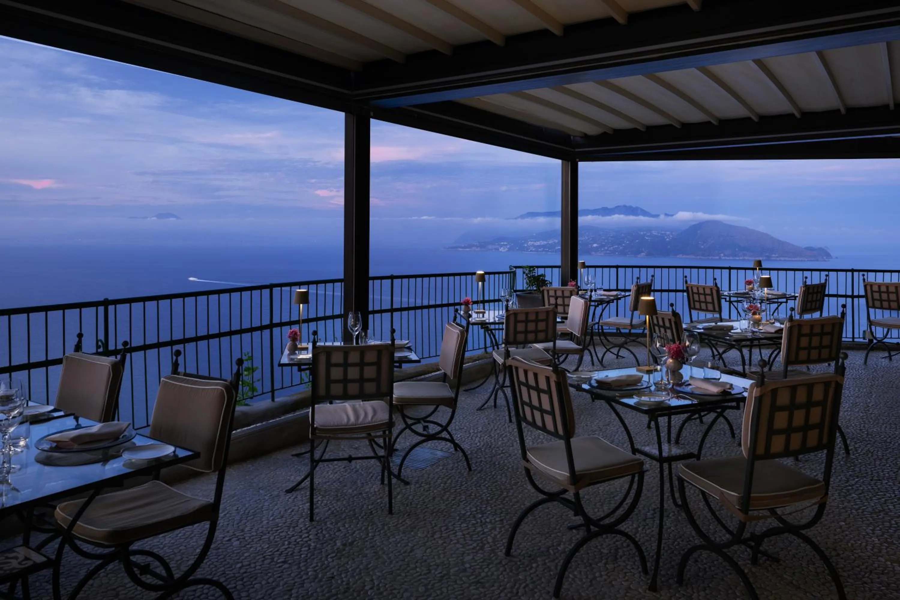 Restaurant/places to eat in Hotel Caesar Augustus