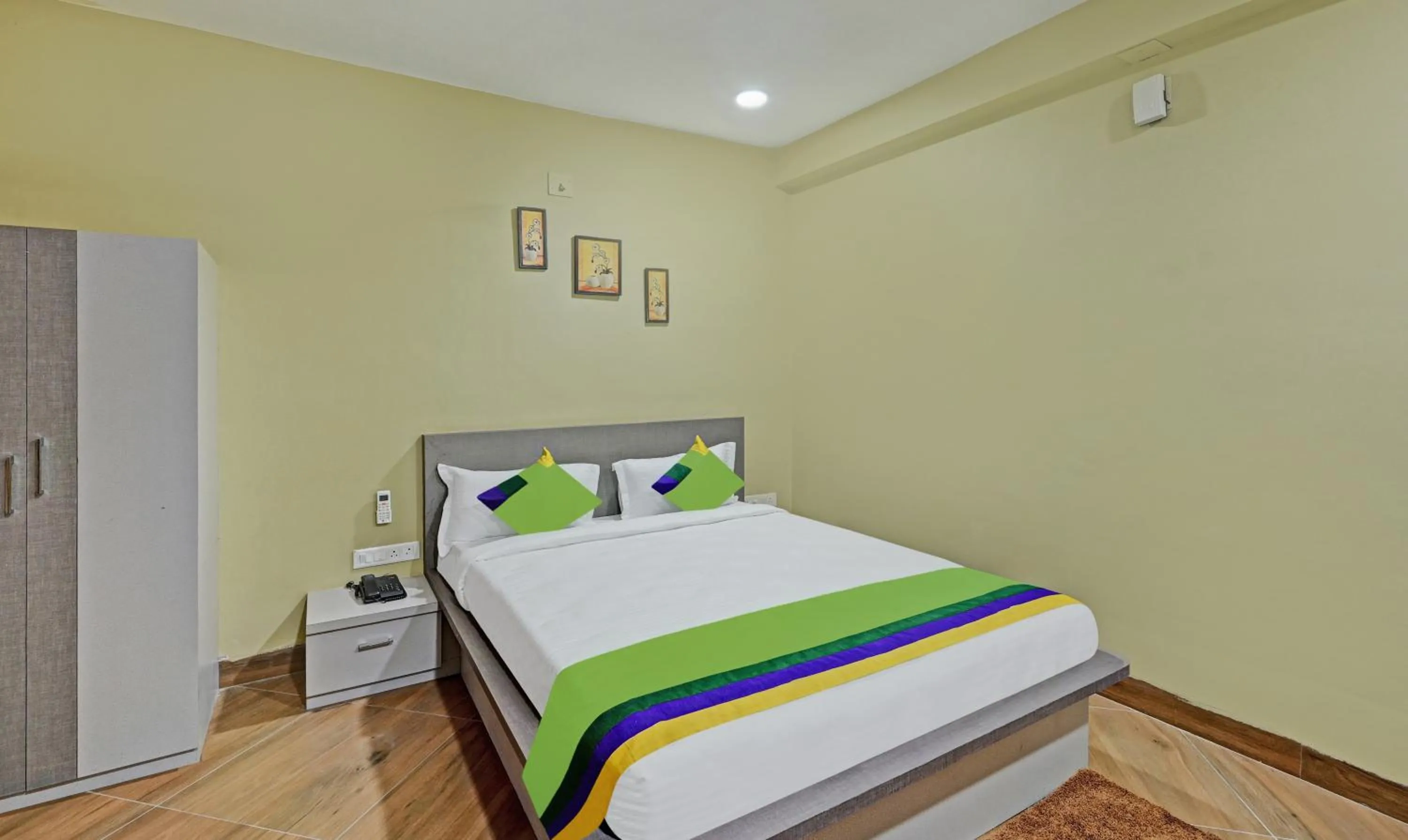 Bedroom, Bed in Treebo Sidhartha Elite