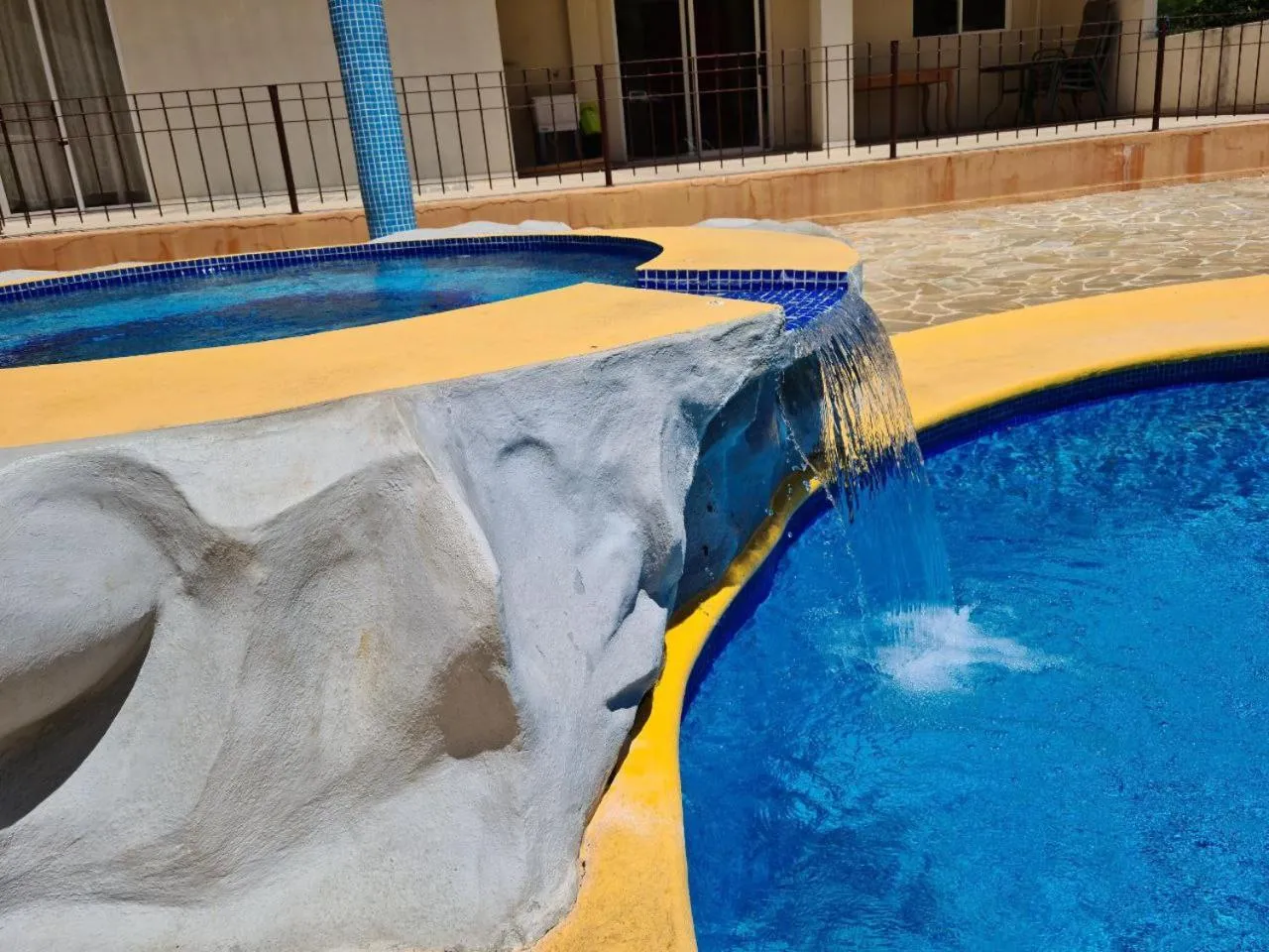 Swimming pool in Hermosa Paradise