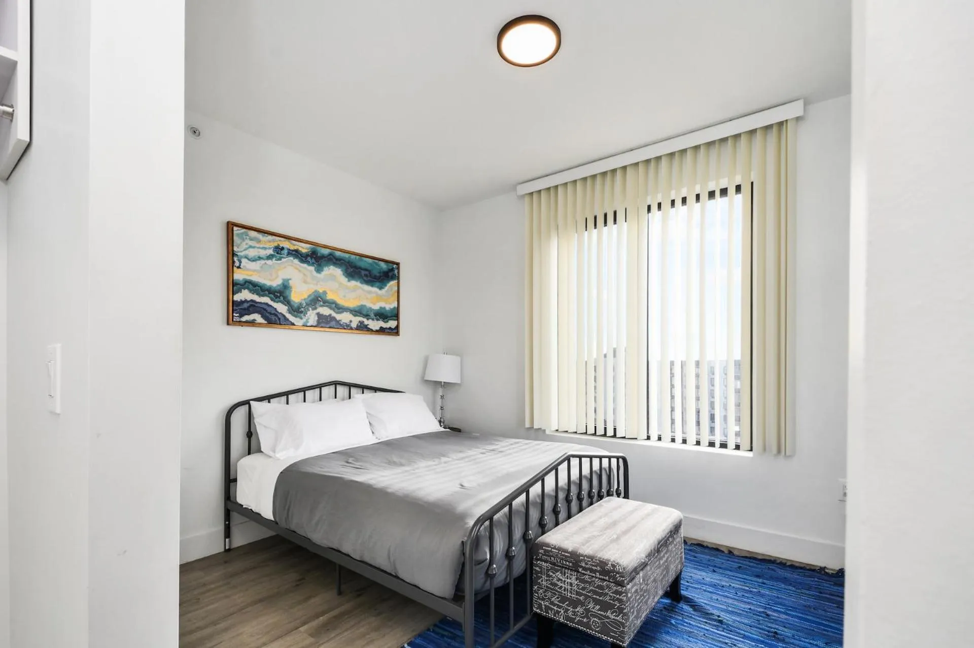 Bed in Luxury Apartments - Newark Int Airport - Evonify Stays