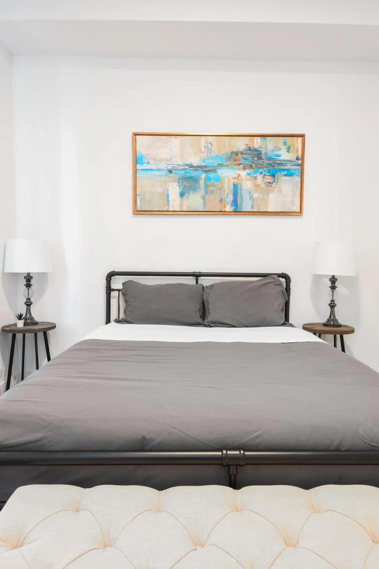 Bed in Luxury Apartments - Newark Int Airport - Evonify Stays