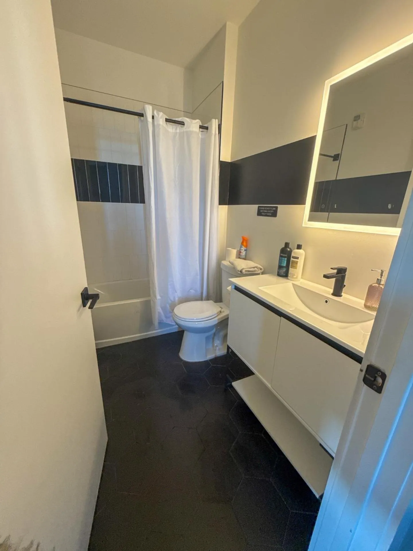 Other in Luxury Apartments - Newark Int Airport - Evonify Stays