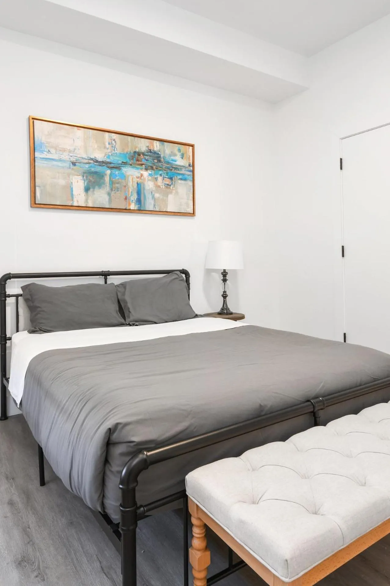 Bed in Luxury Apartments - Newark Int Airport - Evonify Stays