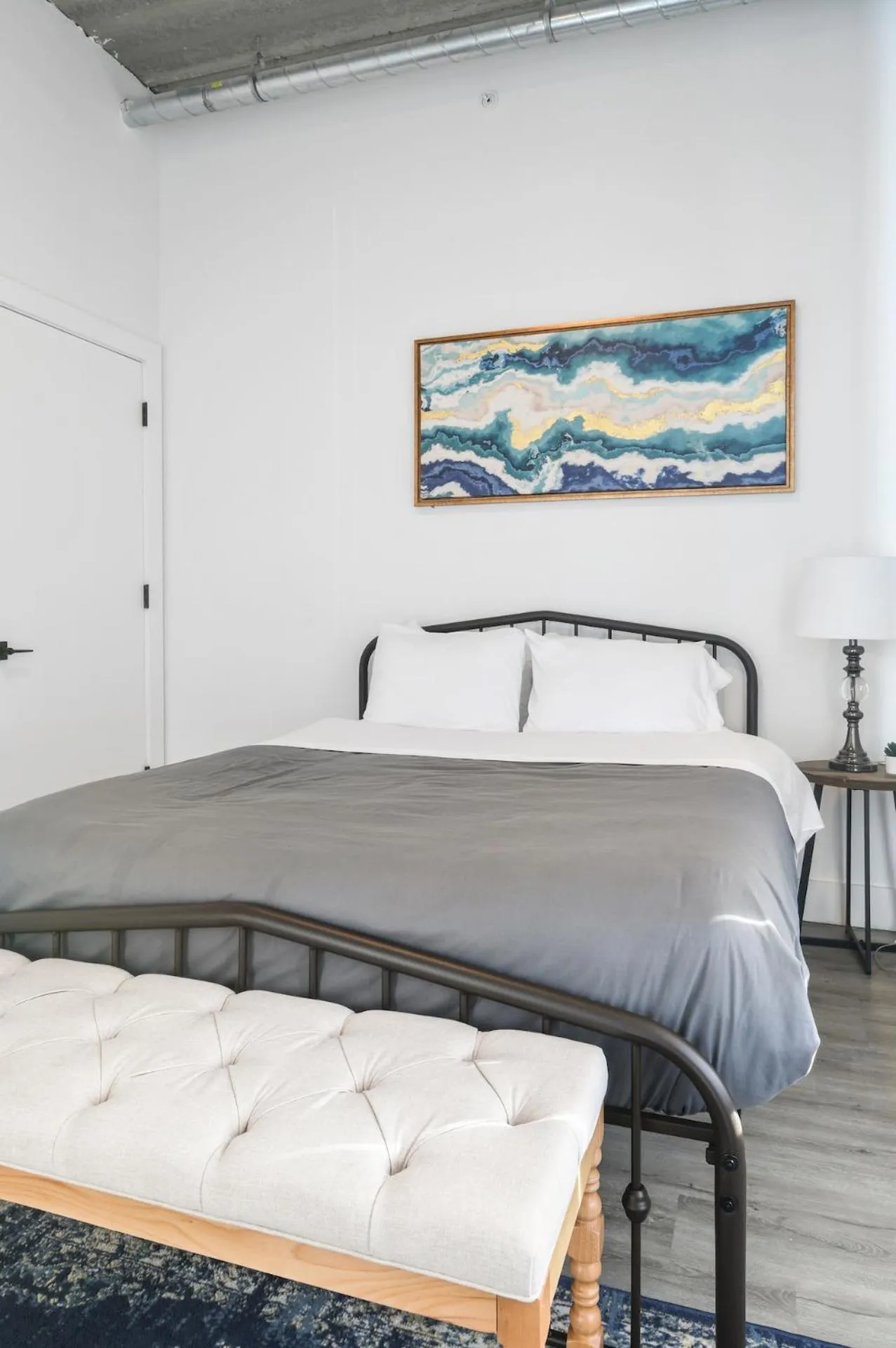 Bed in Luxury Apartments - Newark Int Airport - Evonify Stays