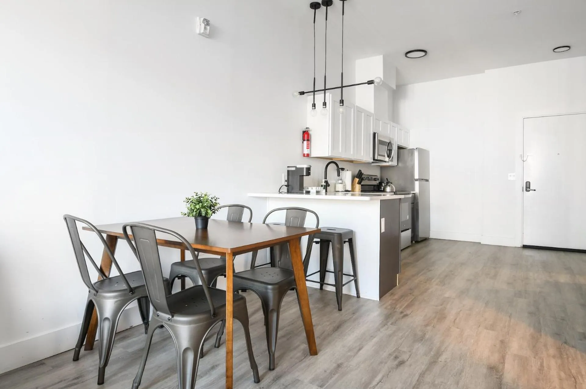 Luxury Apartments - Newark Int Airport - Evonify Stays