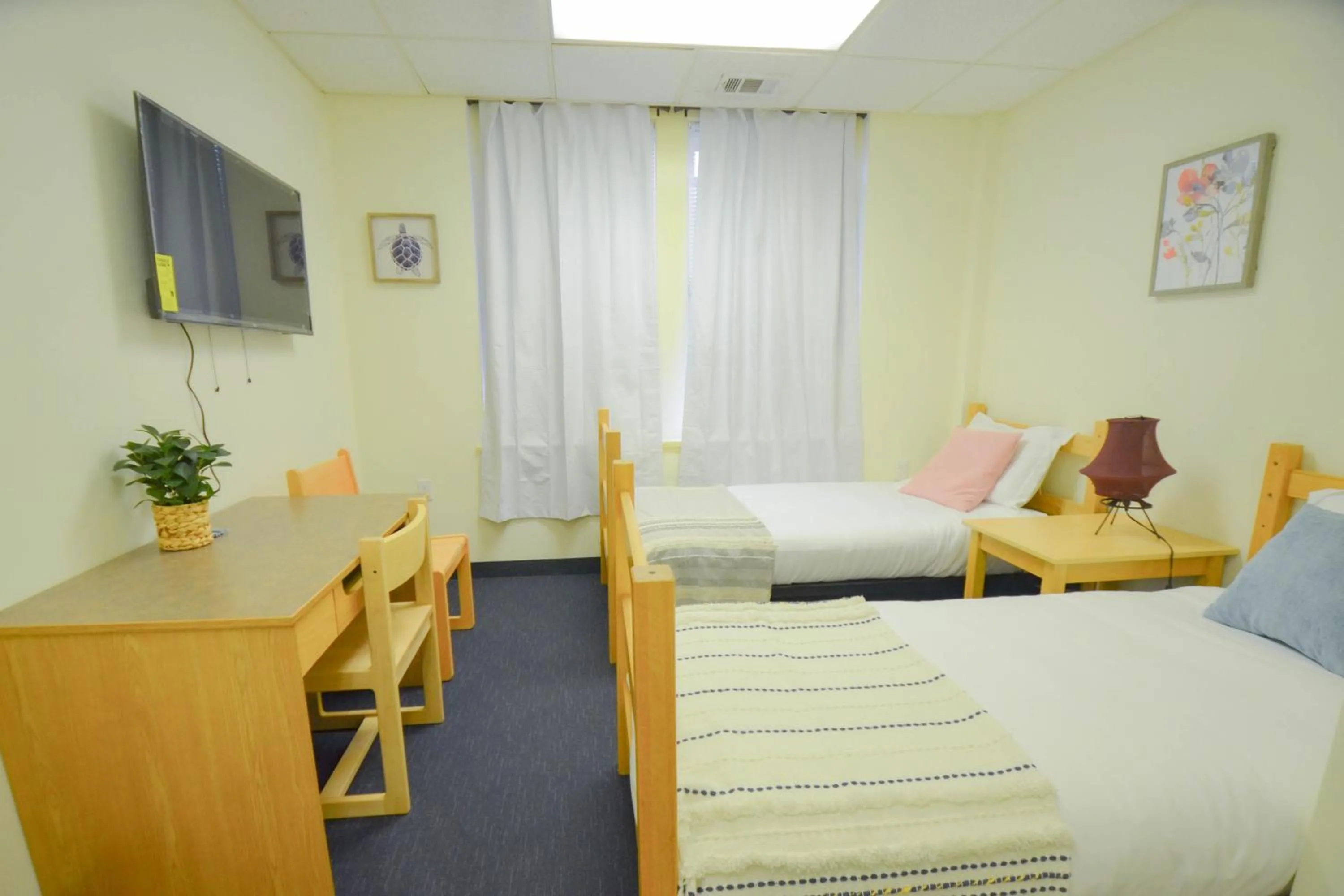 Photo of the whole room, Bed in Michie House in College Hill