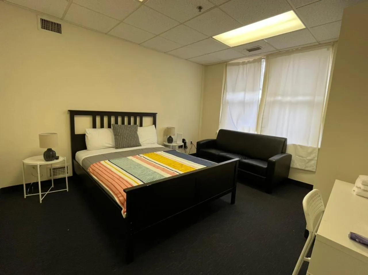 Photo of the whole room, Bed in Michie House in College Hill