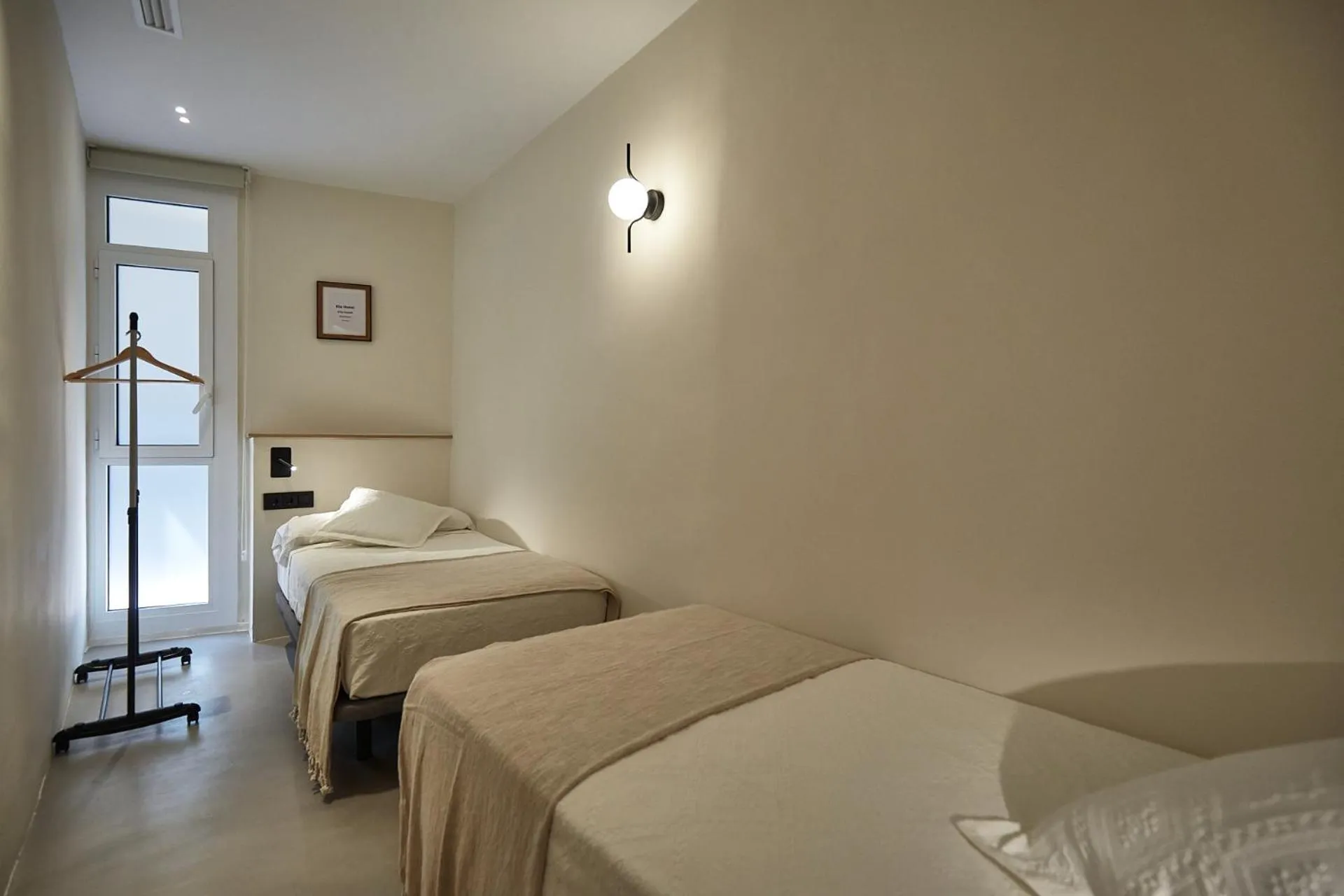 Photo of the whole room, Bed in Ella Hostel Ramblas