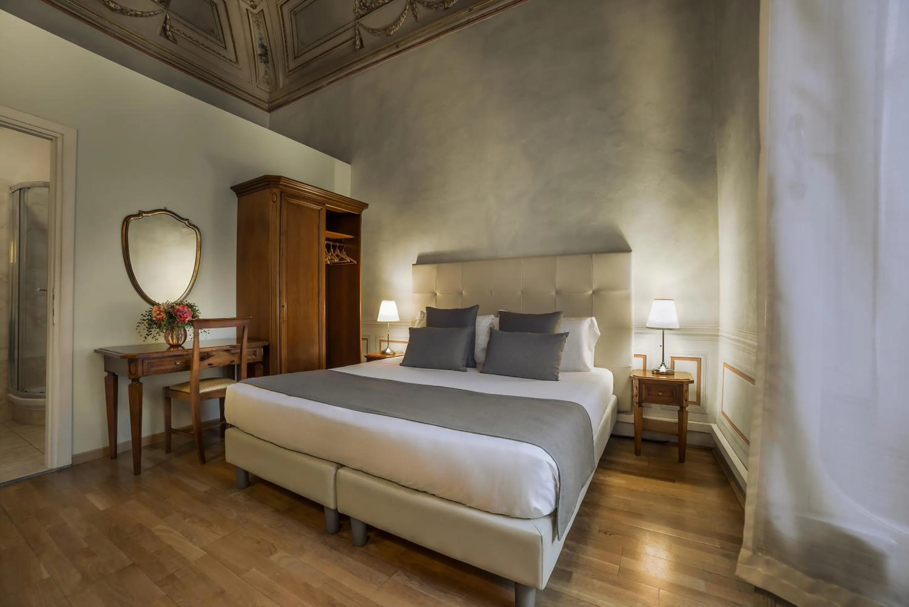 Bedroom in Hotel Bretagna Heritage - Alfieri Collezione