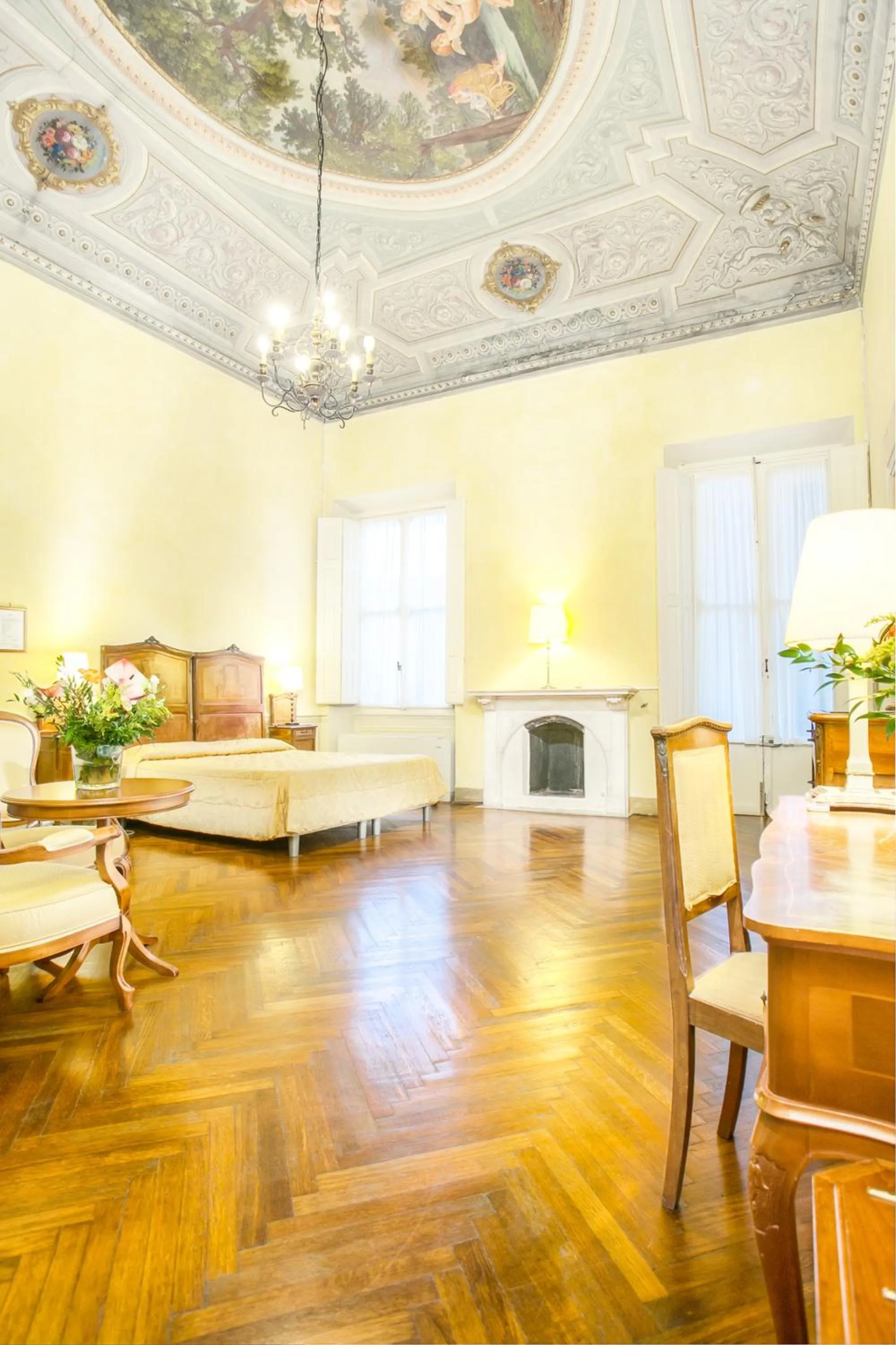 Bedroom in Hotel Bretagna Heritage - Alfieri Collezione