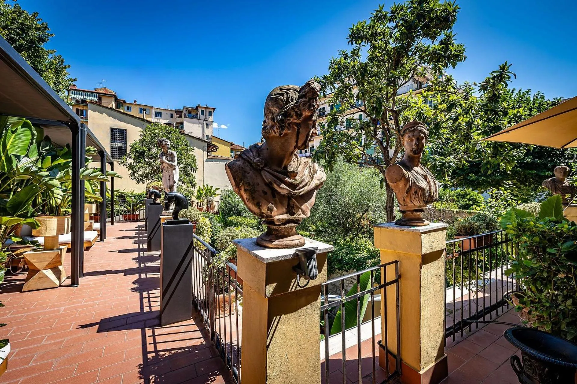 Patio in Hotel Ungherese Small Luxury Hotel