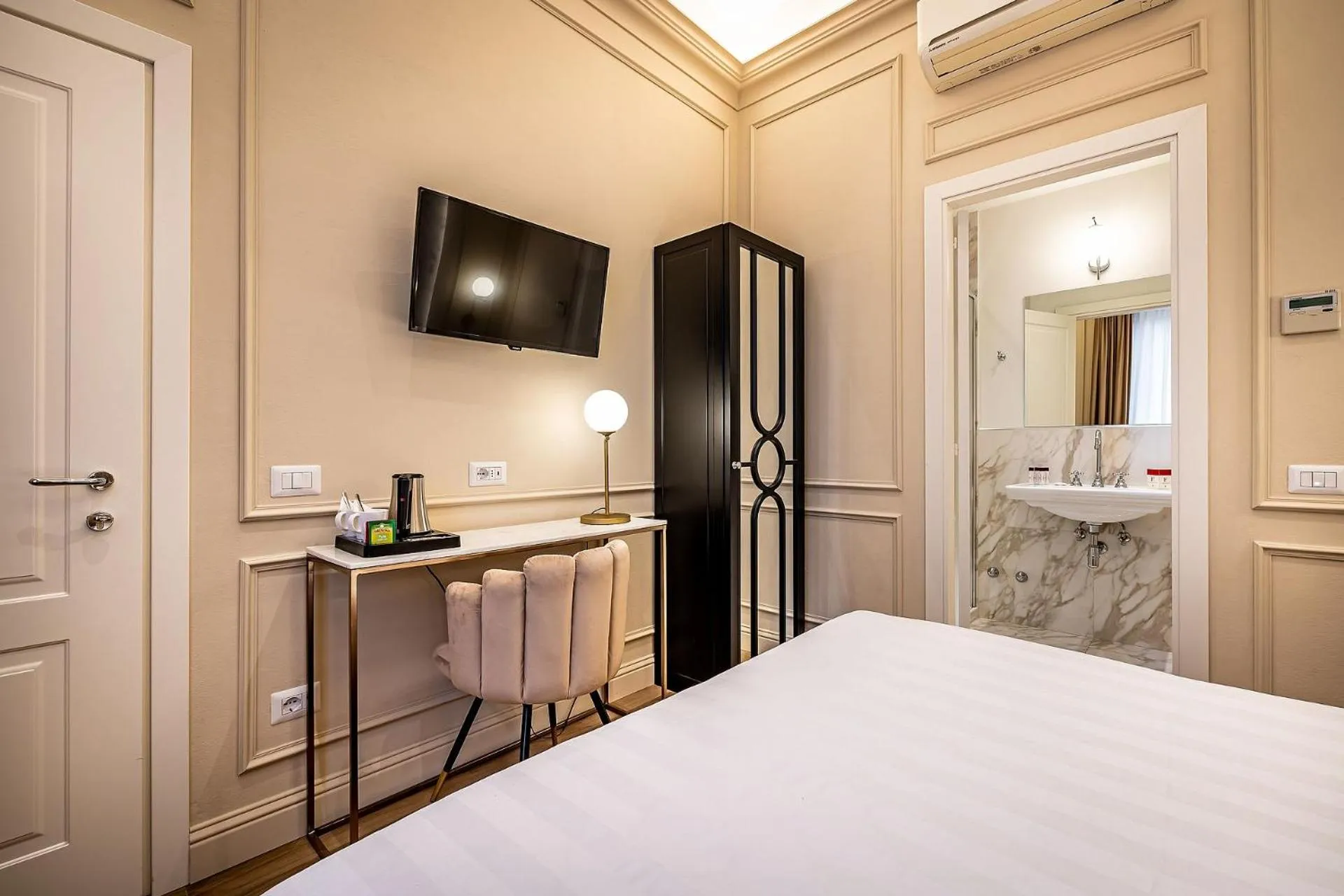 Bed in Hotel Ungherese Small Luxury Hotel