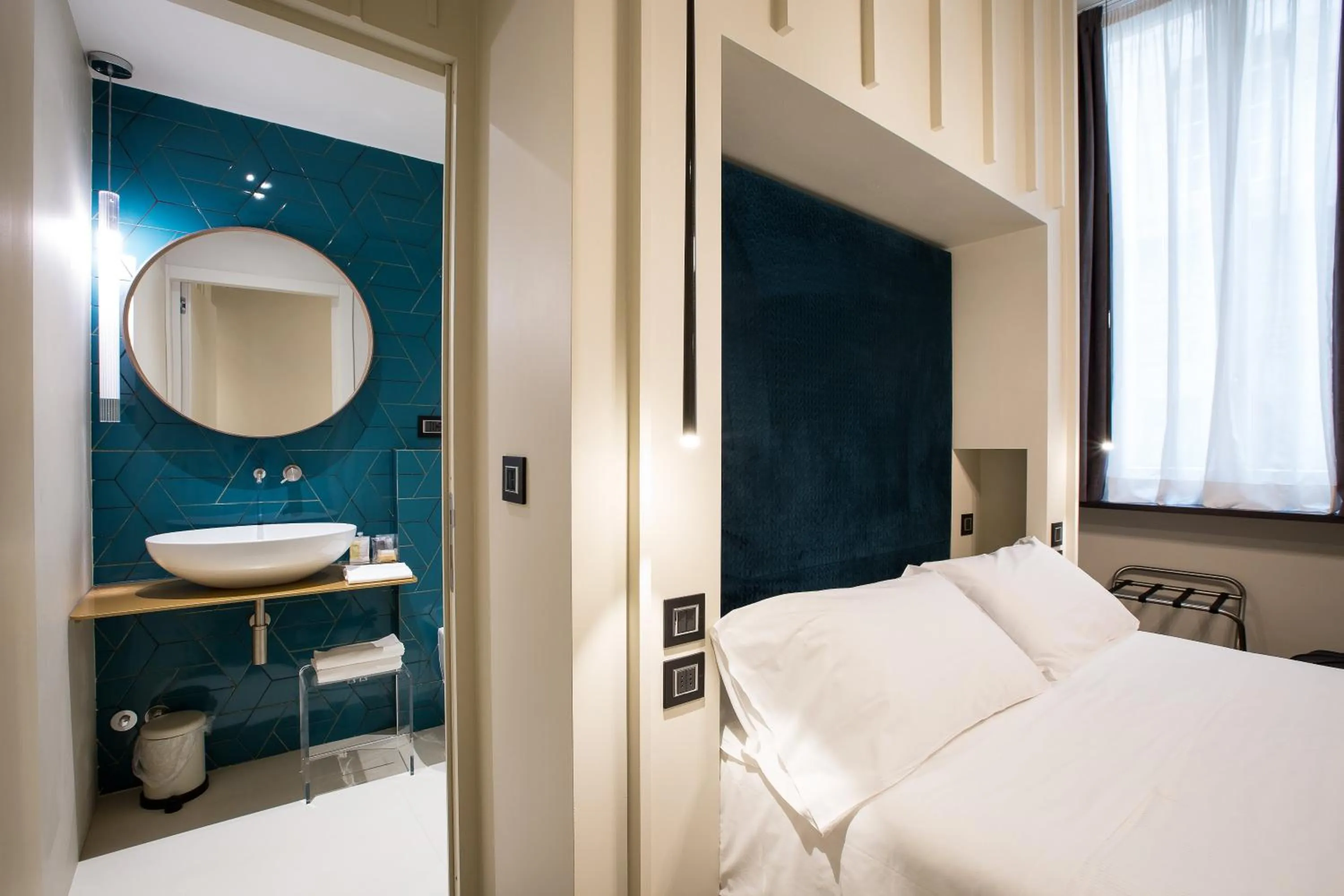 Photo of the whole room, Bed in Hotel Silla