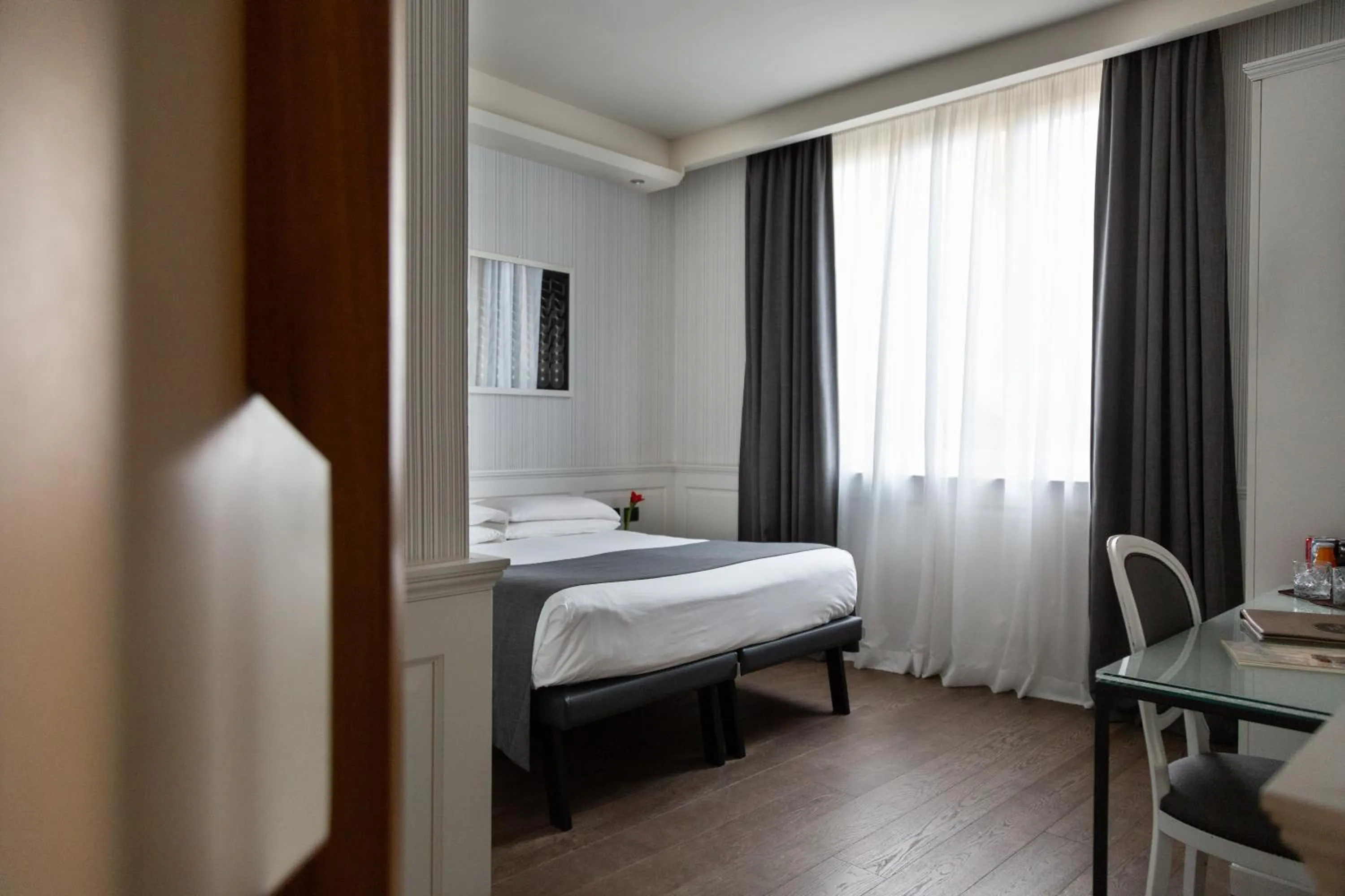 Photo of the whole room, Bed in Hotel Silla