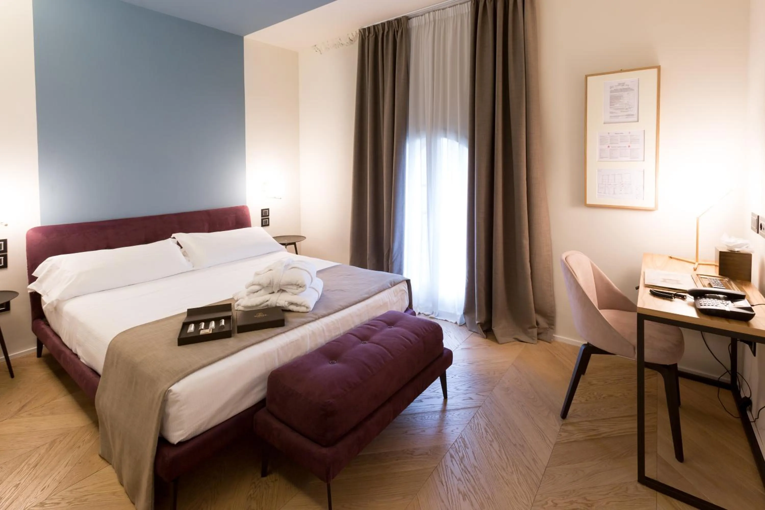 Photo of the whole room, Bed in Hotel Silla