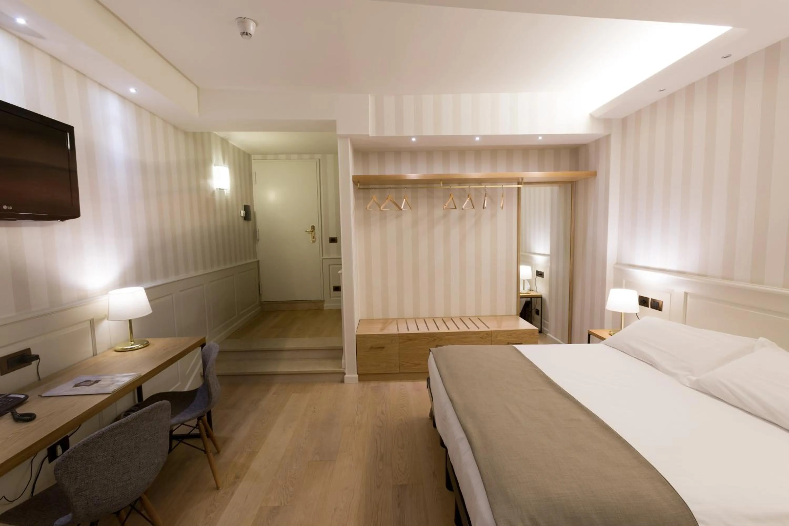 Photo of the whole room, Bed in Hotel Silla