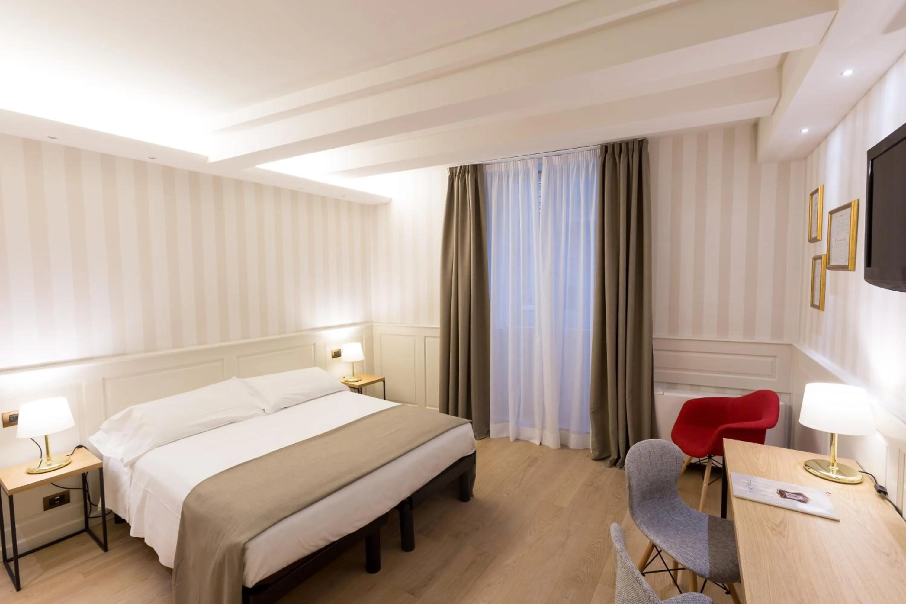 Photo of the whole room, Bed in Hotel Silla