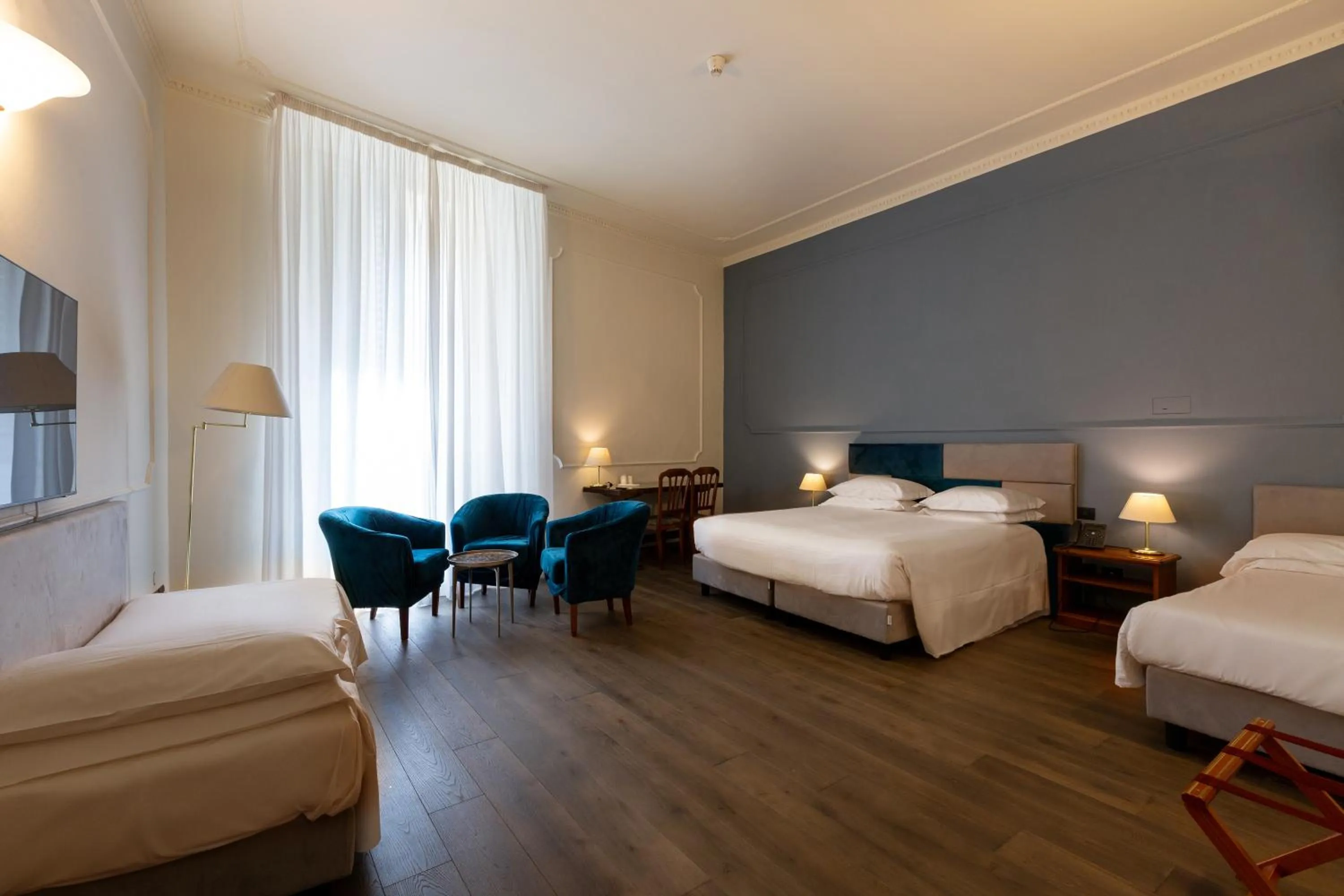 Photo of the whole room, Bed in Hotel Silla