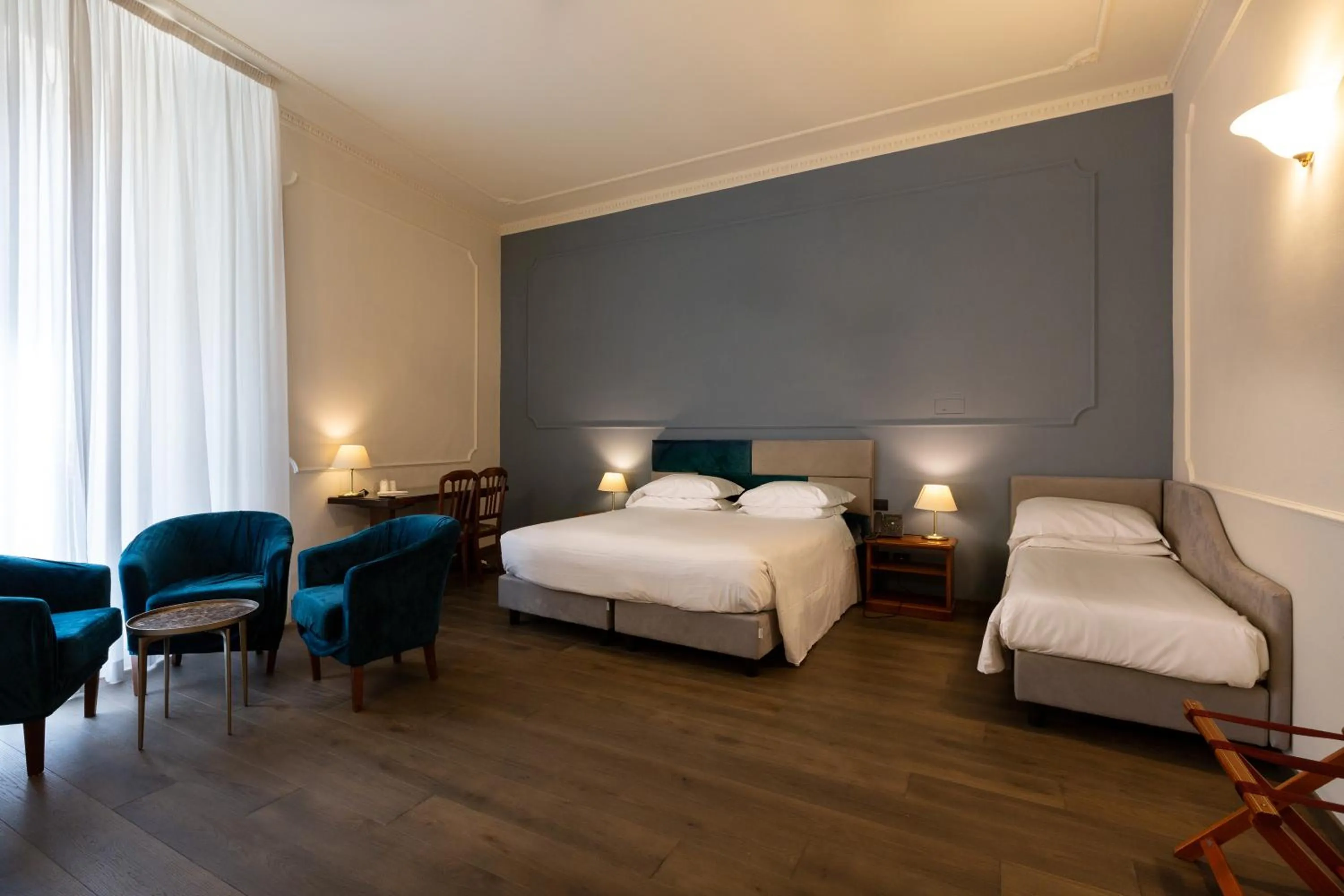 Photo of the whole room, Bed in Hotel Silla