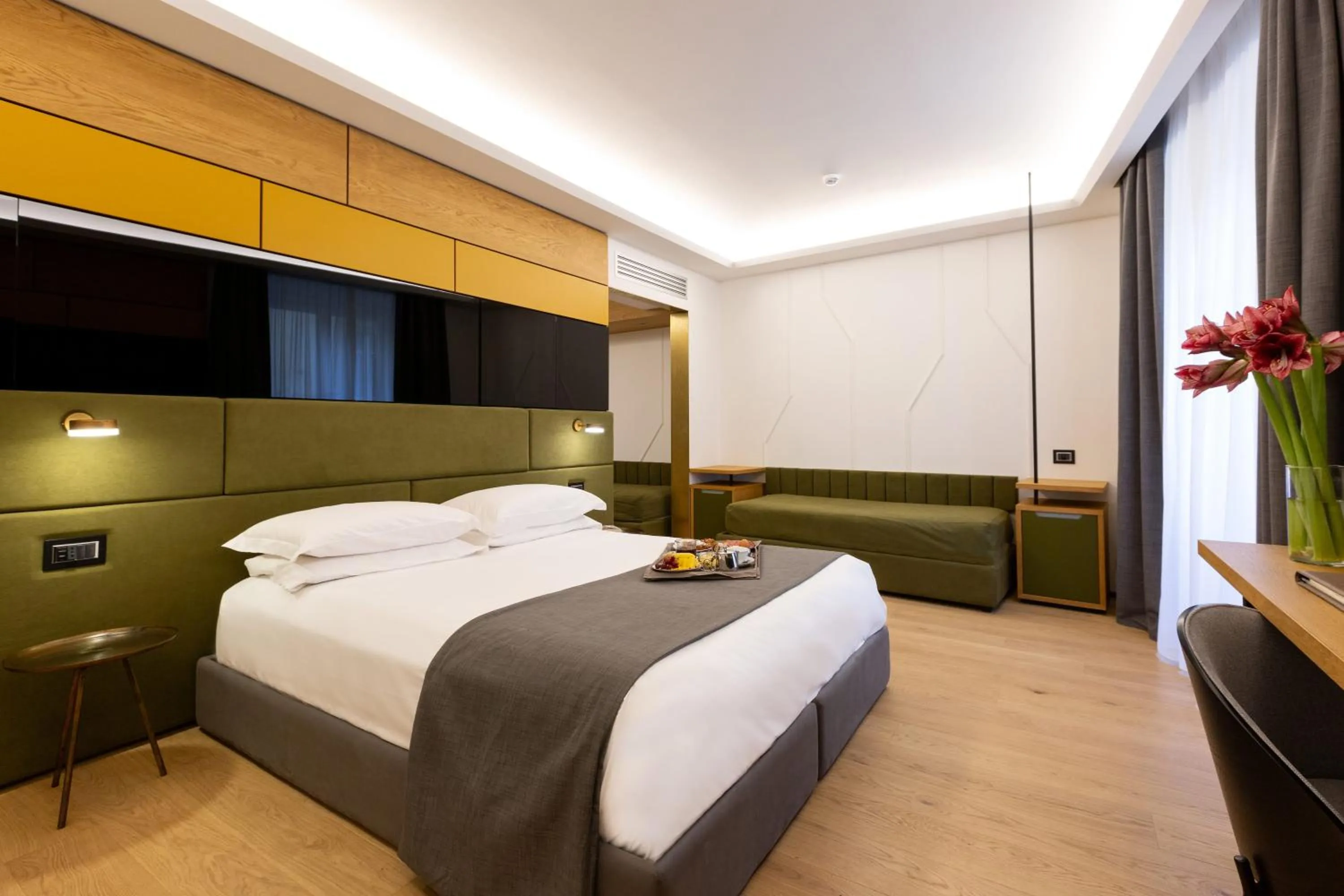 Photo of the whole room, Bed in Hotel Silla