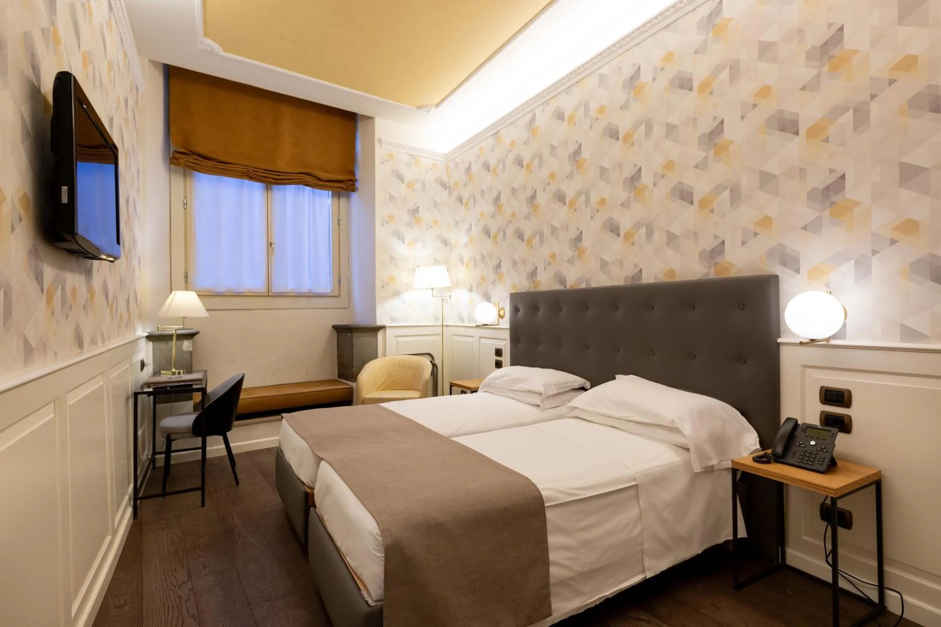 Photo of the whole room, Bed in Hotel Silla