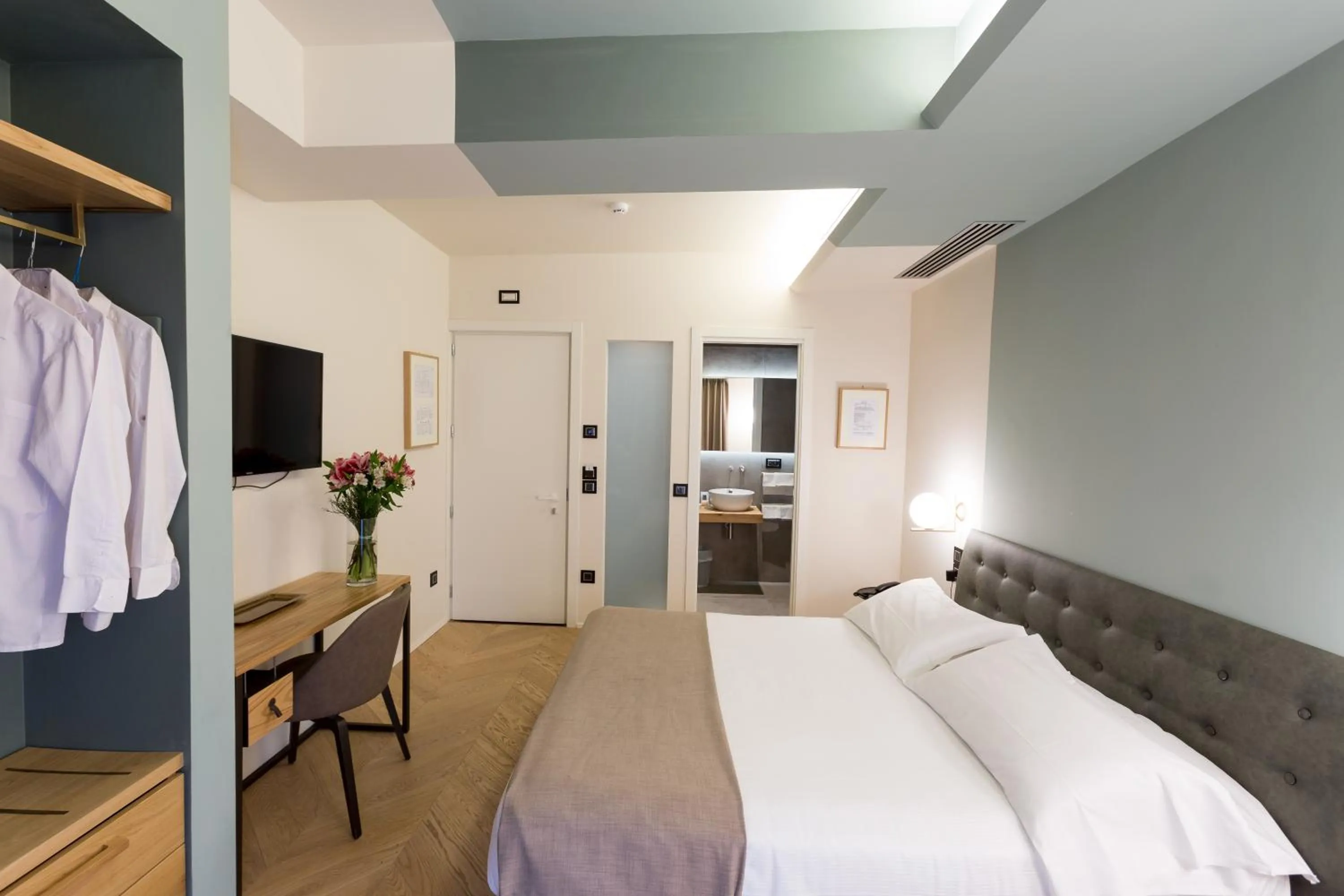 Photo of the whole room, Bed in Hotel Silla