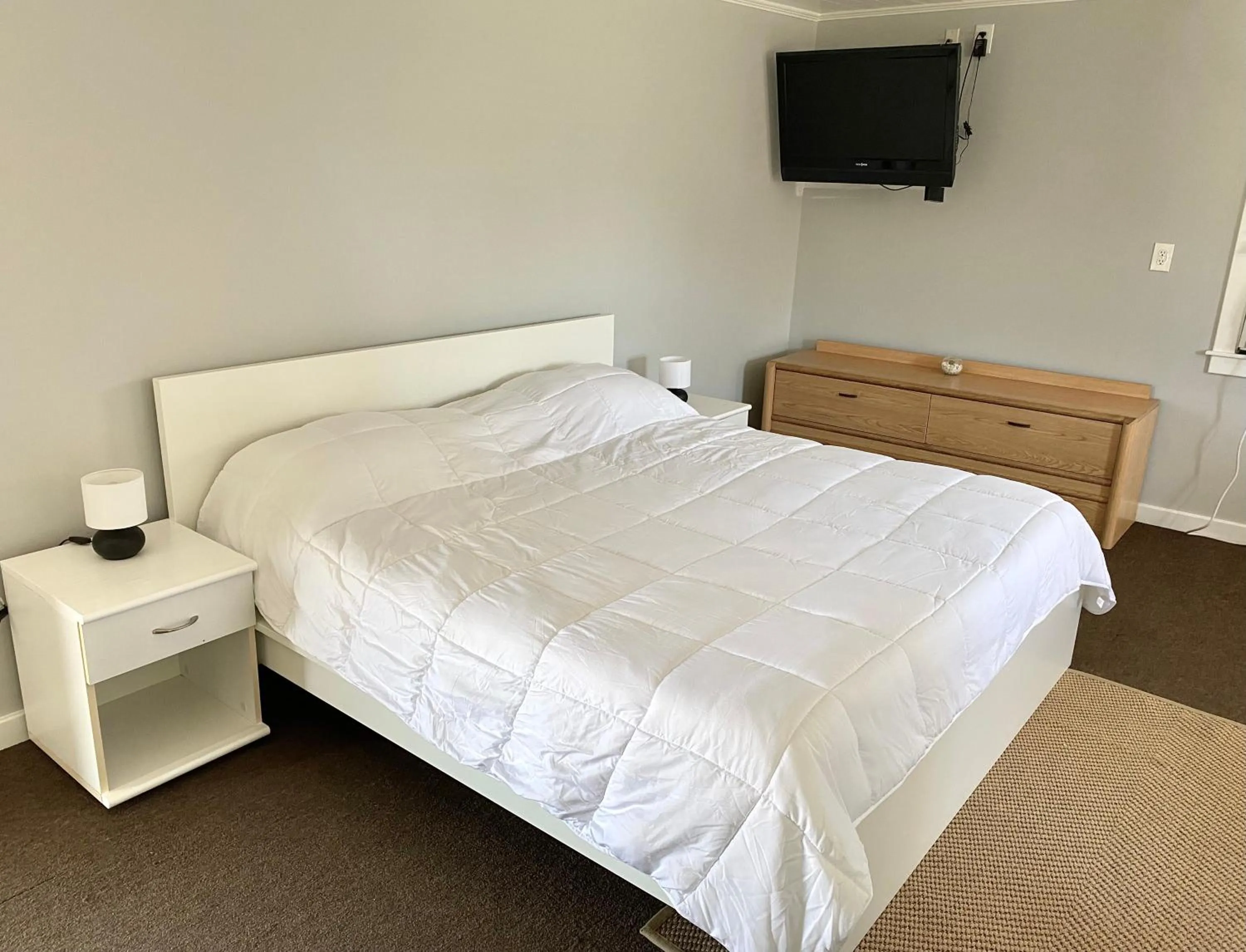 Bed in Tower Circle Motel