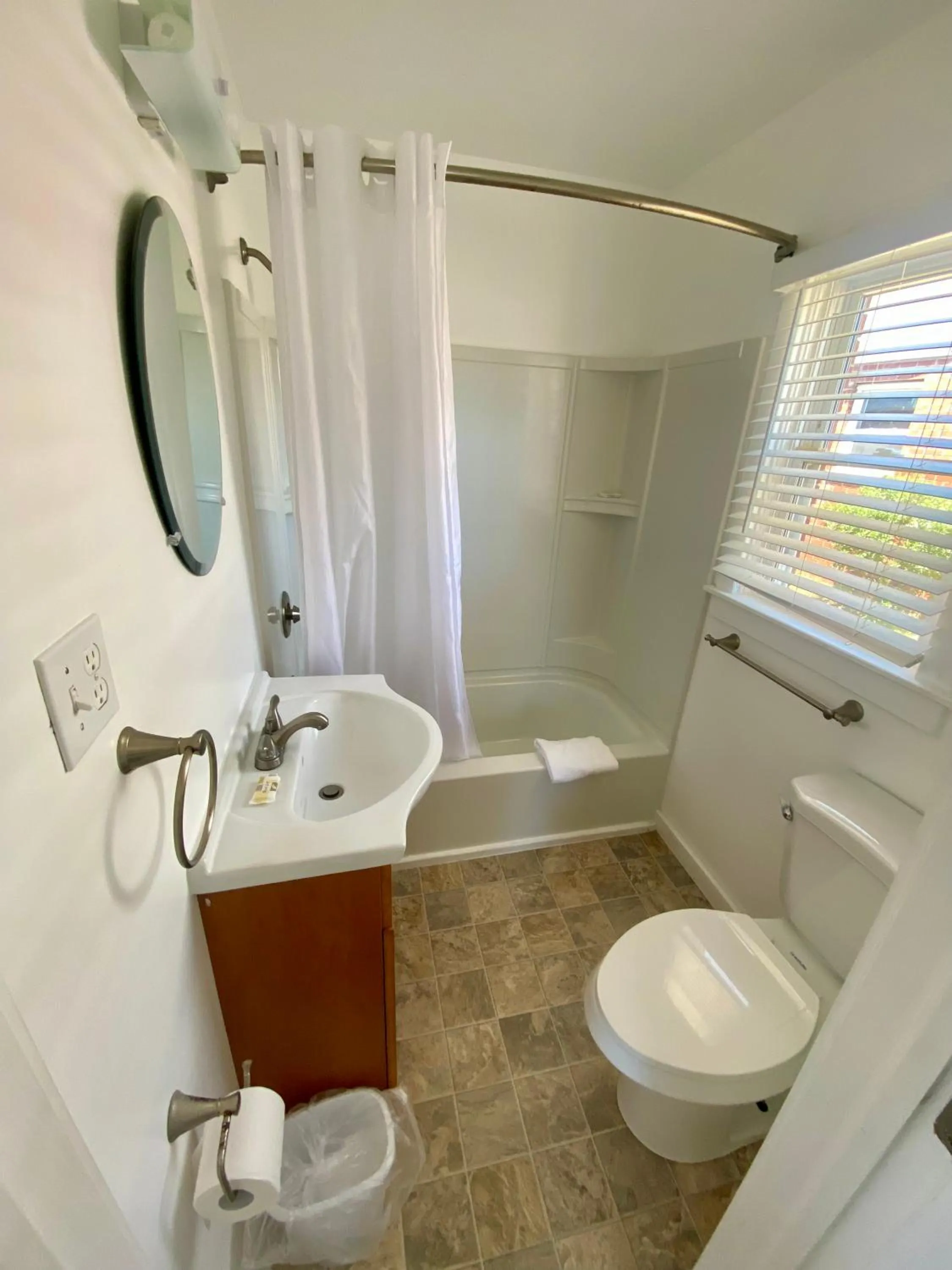 Shower in Tower Circle Motel