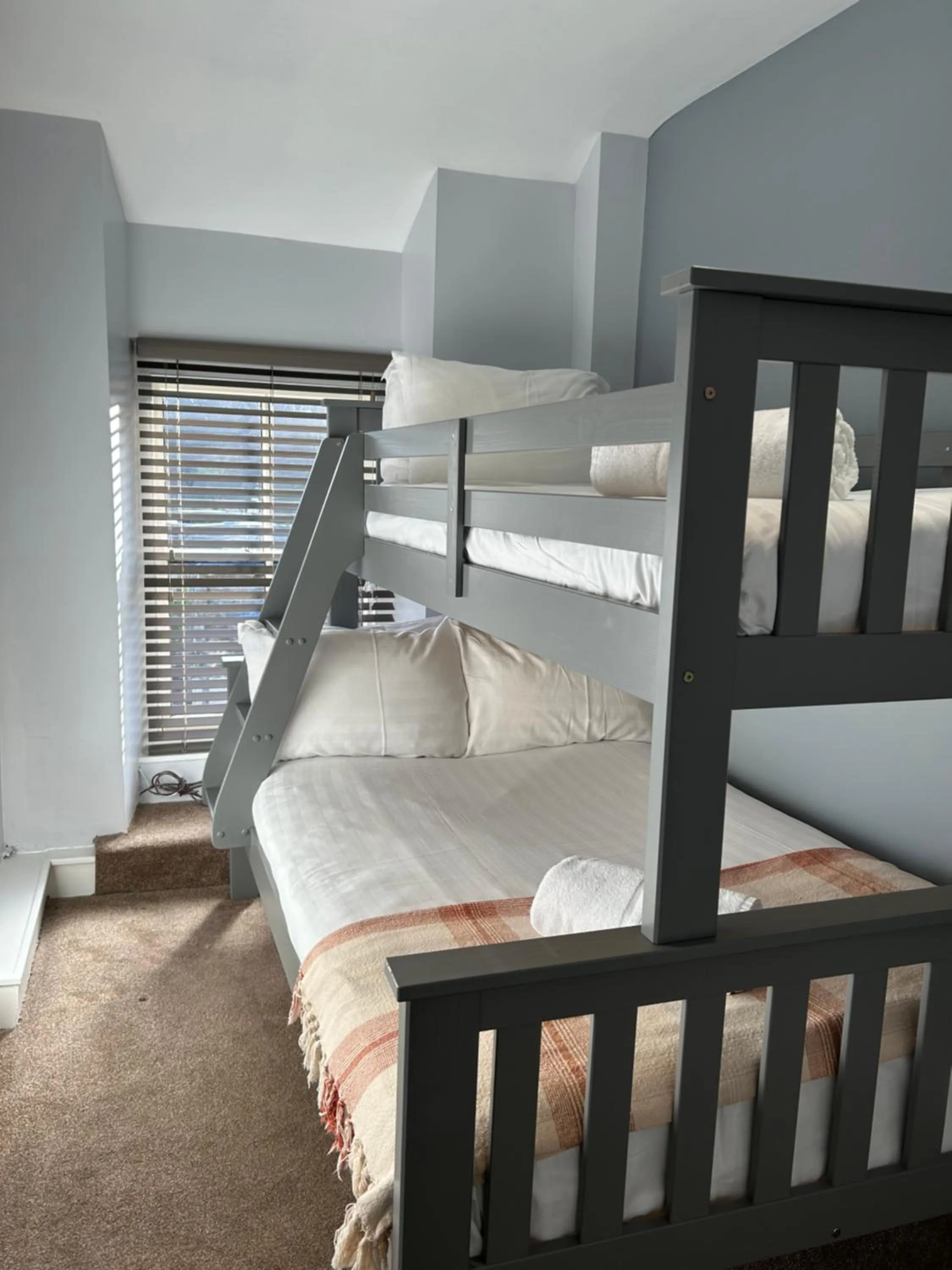 Bed in Prince Llewelyn Hotel