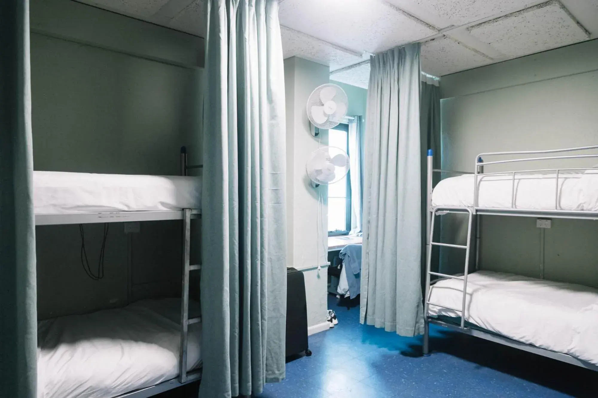 Bed in 4-Bed Male Dormitory Room with Shared Bathroom (Age 18-35 years old only) in CarricHostel Bed in 4-Bed Male Dormitory Room with Shared Bathroom (Age 18-35 years old only) in CarricHostel