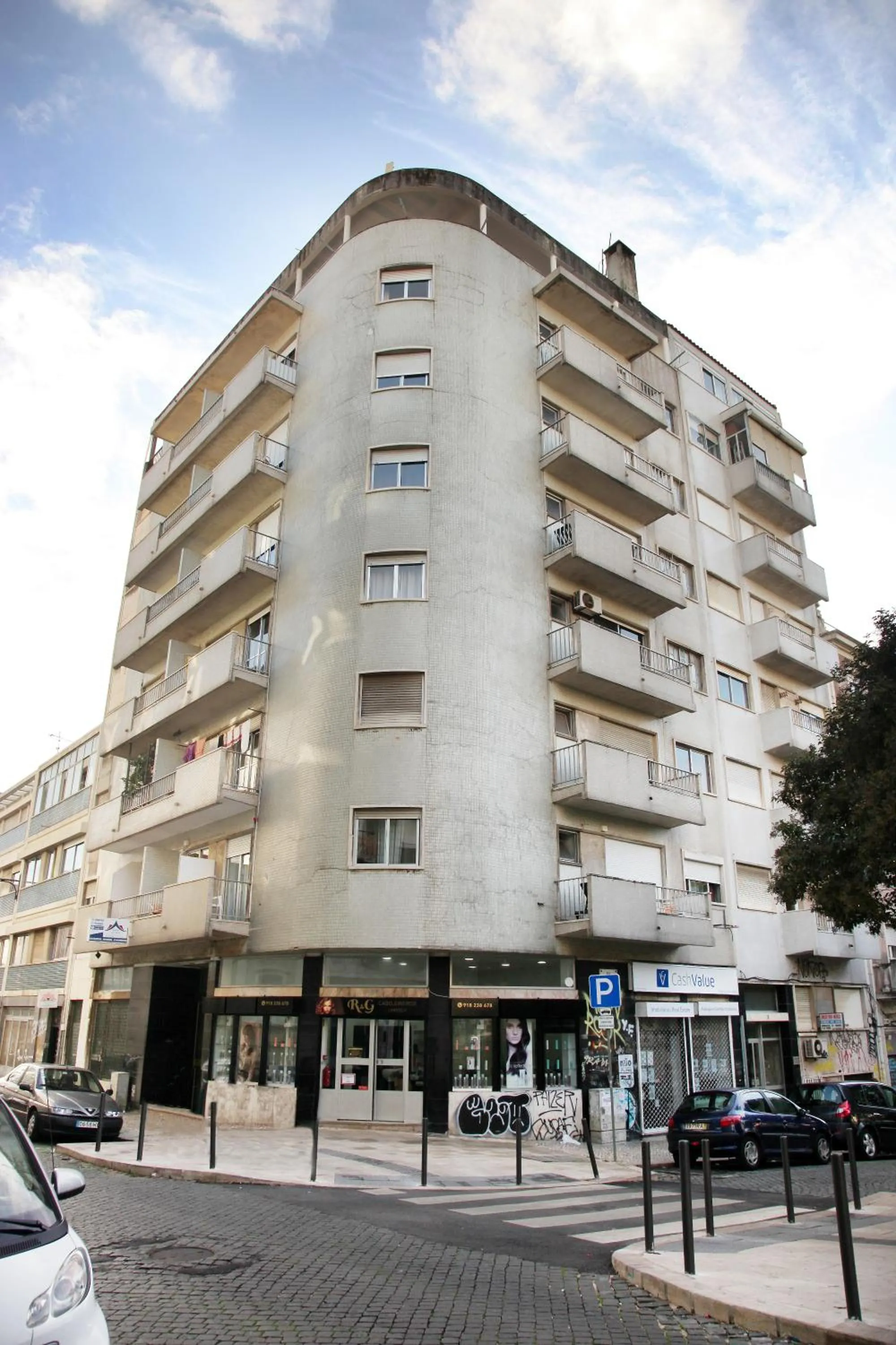 Facade/entrance in Lisbon Suite Home