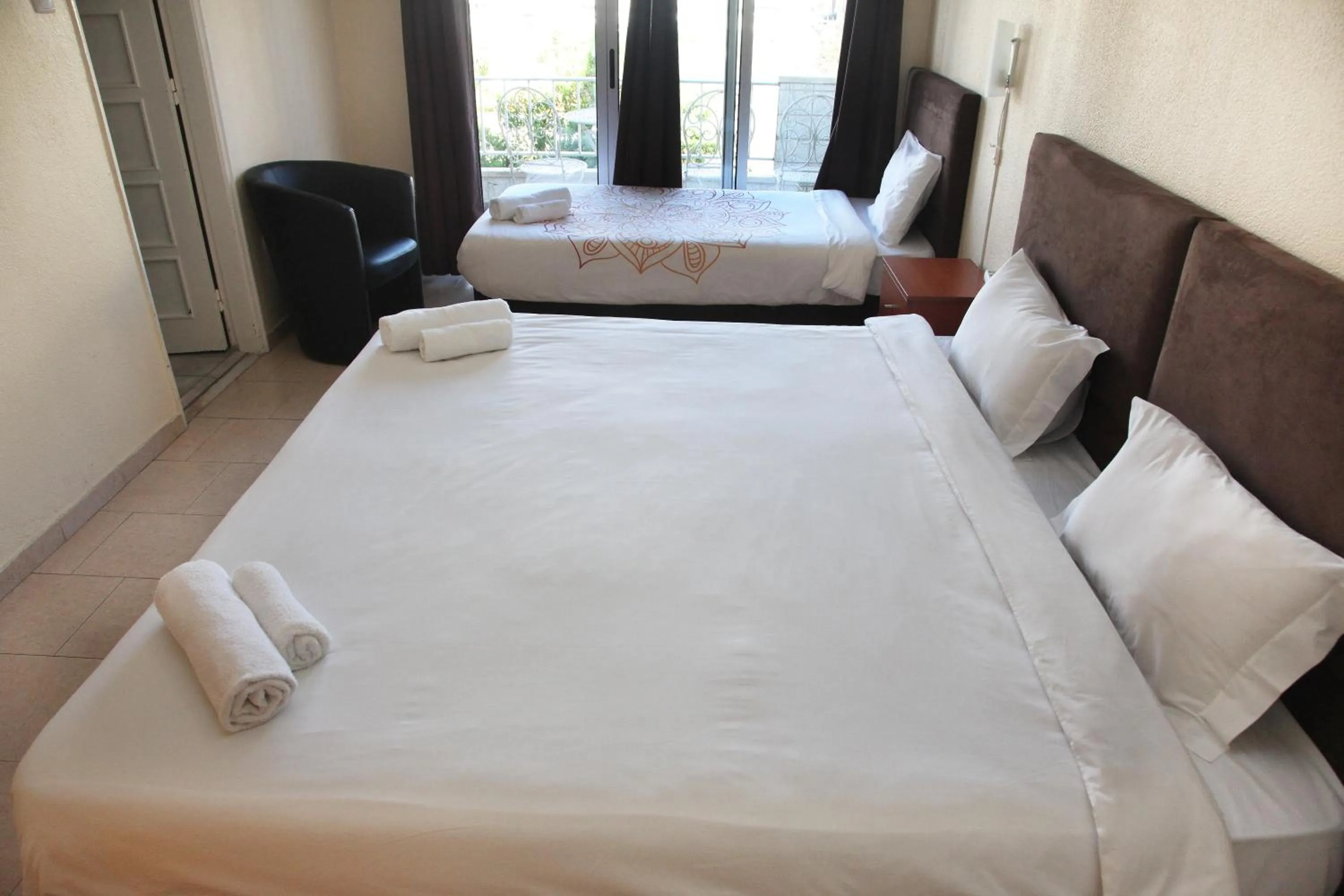 Bed in Lisbon Suite Home