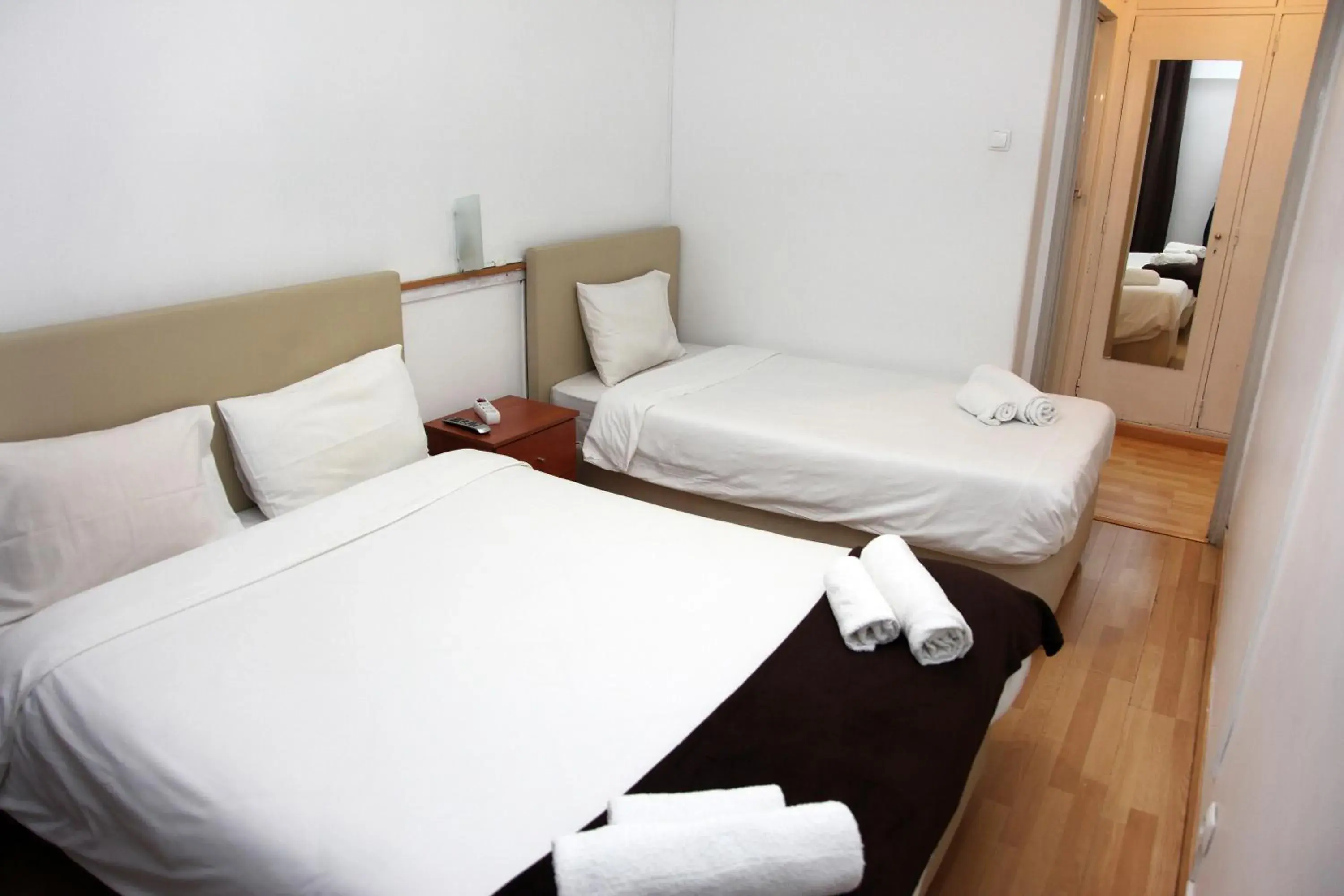 Triple Room in Lisbon Suite Home Triple Room in Lisbon Suite Home