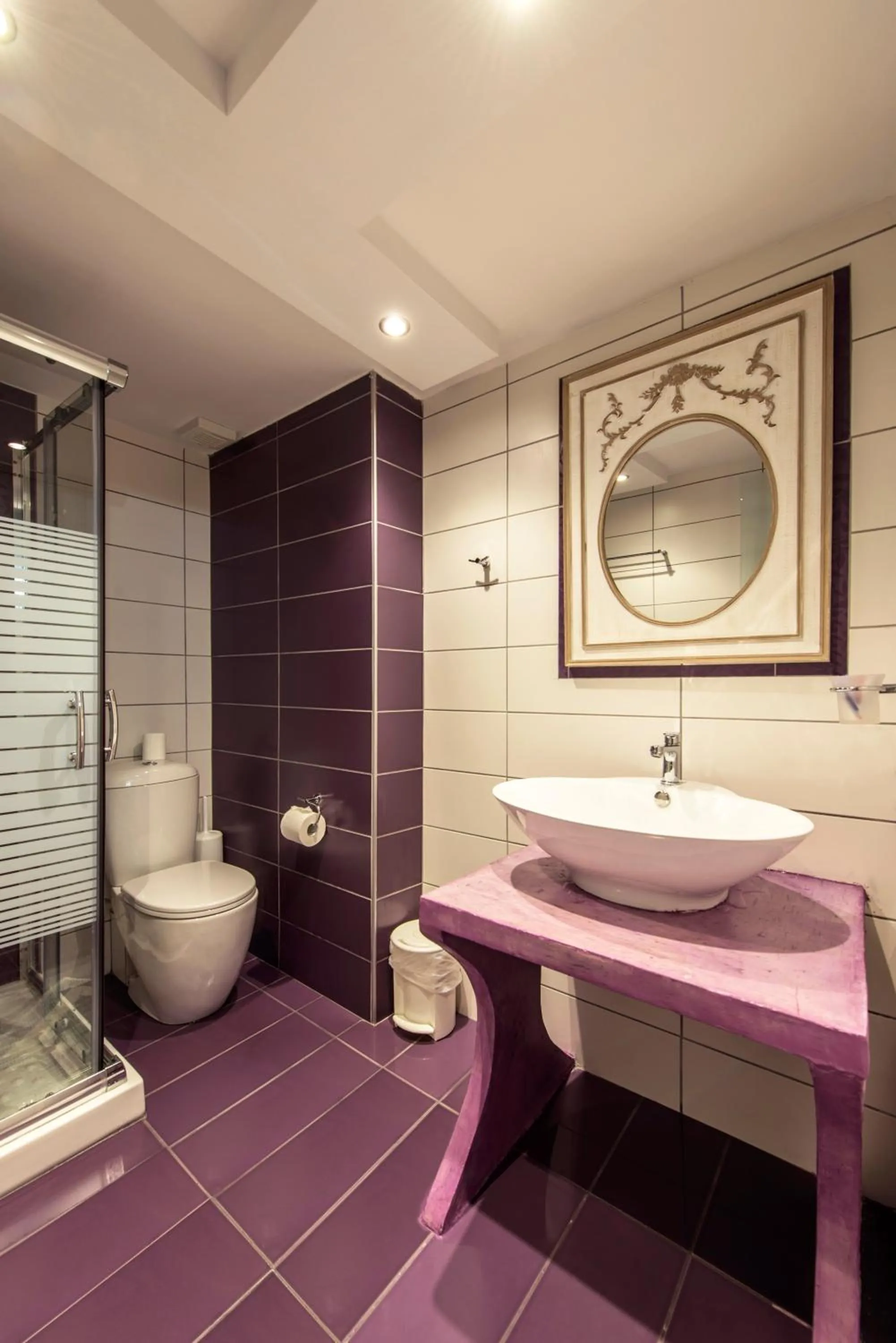 Bathroom in Pirofani